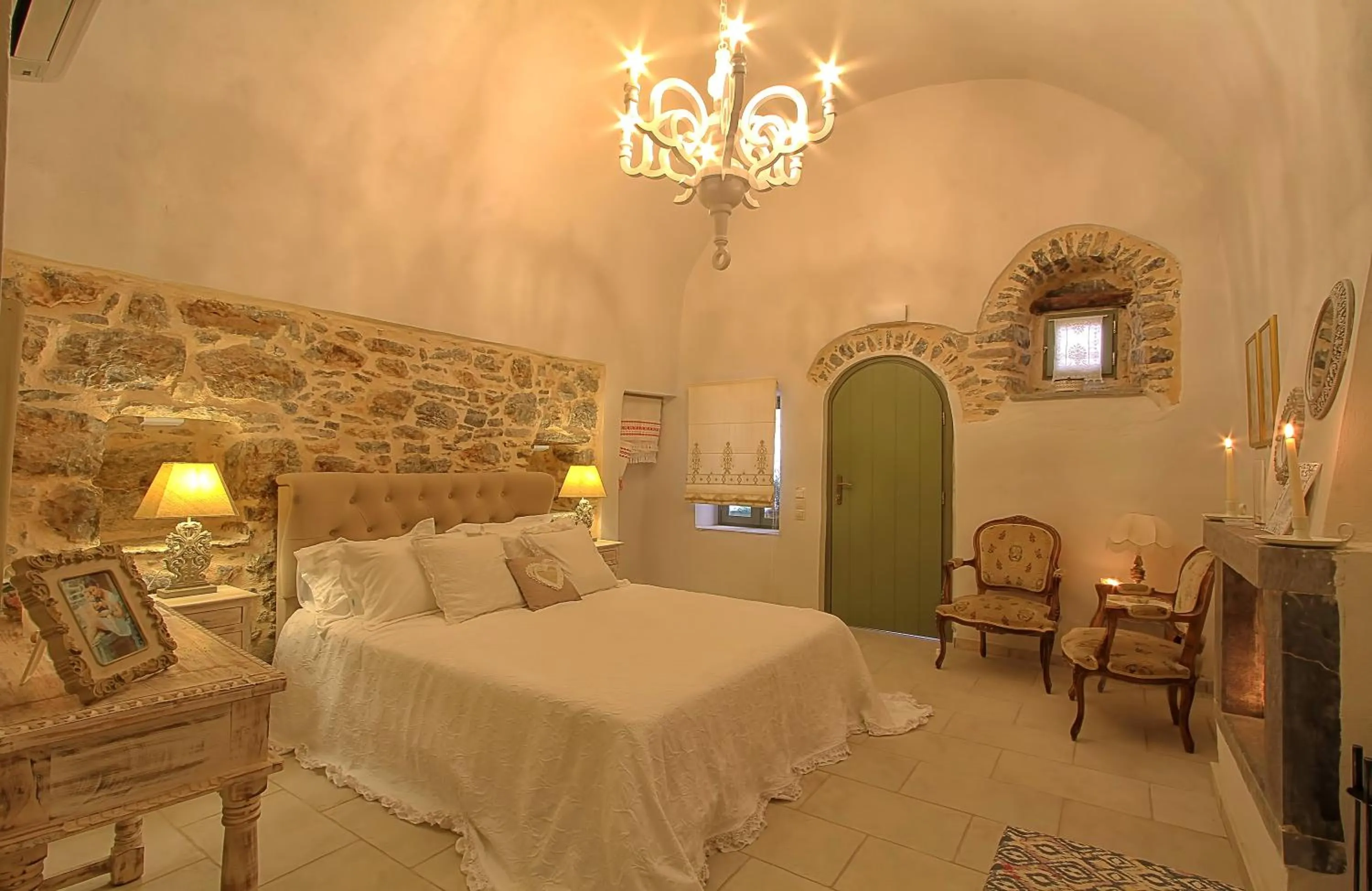 Bed in Mesta Mastic