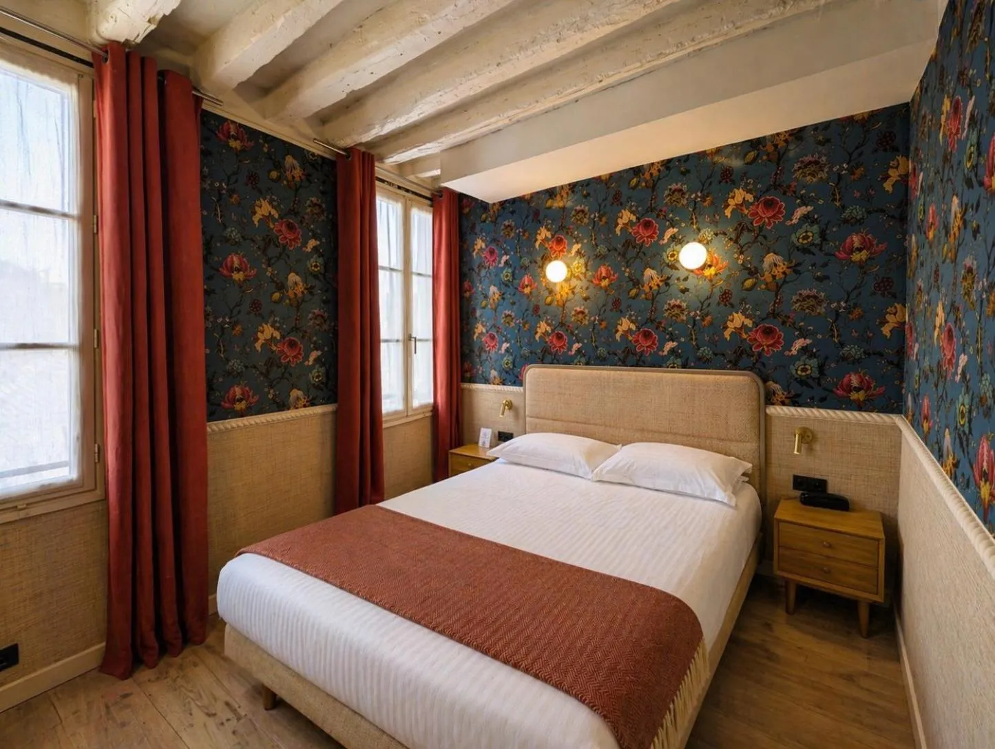 Bed in Hôtel de Notre-Dame