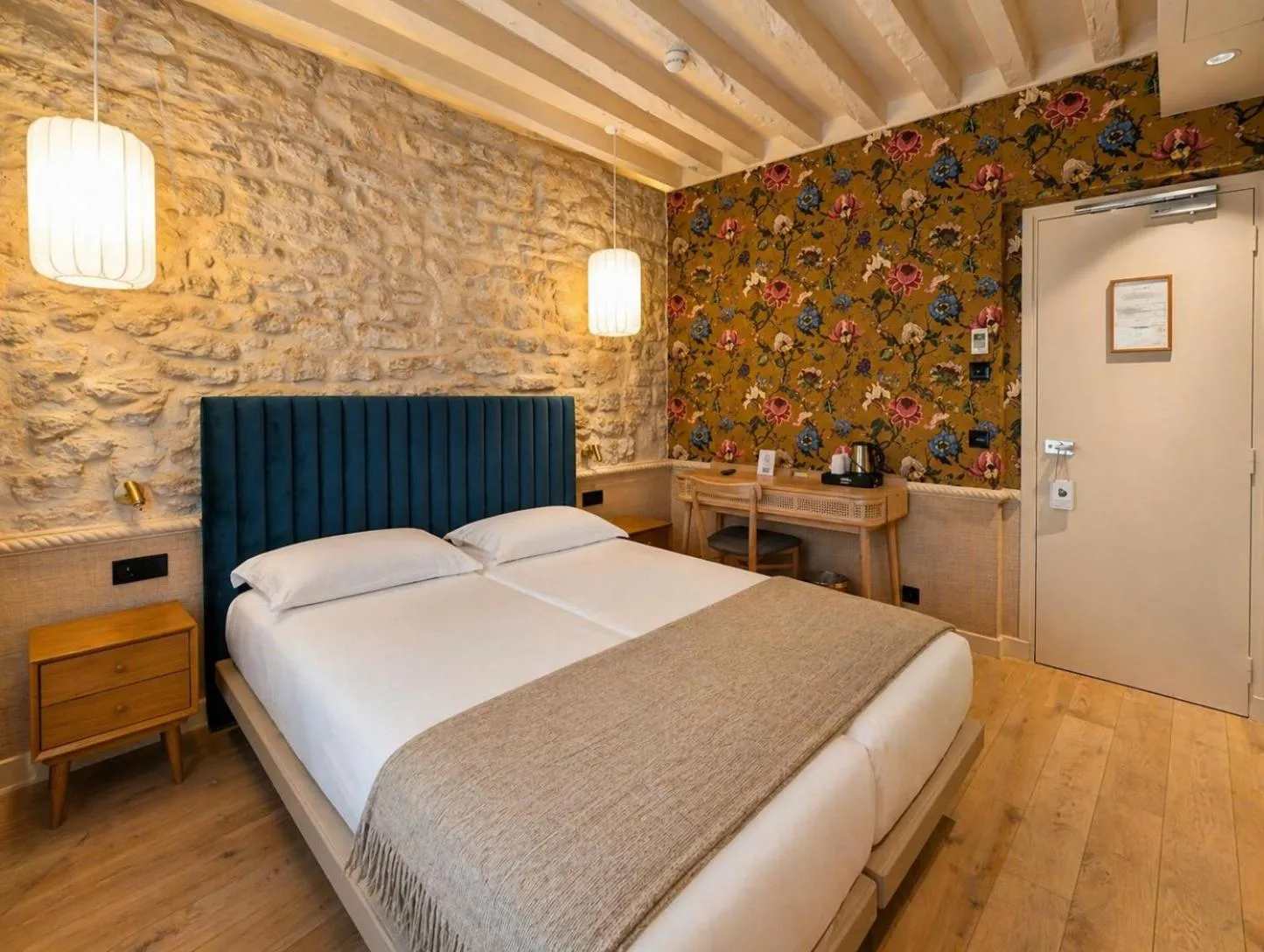 Bed in Hôtel de Notre-Dame