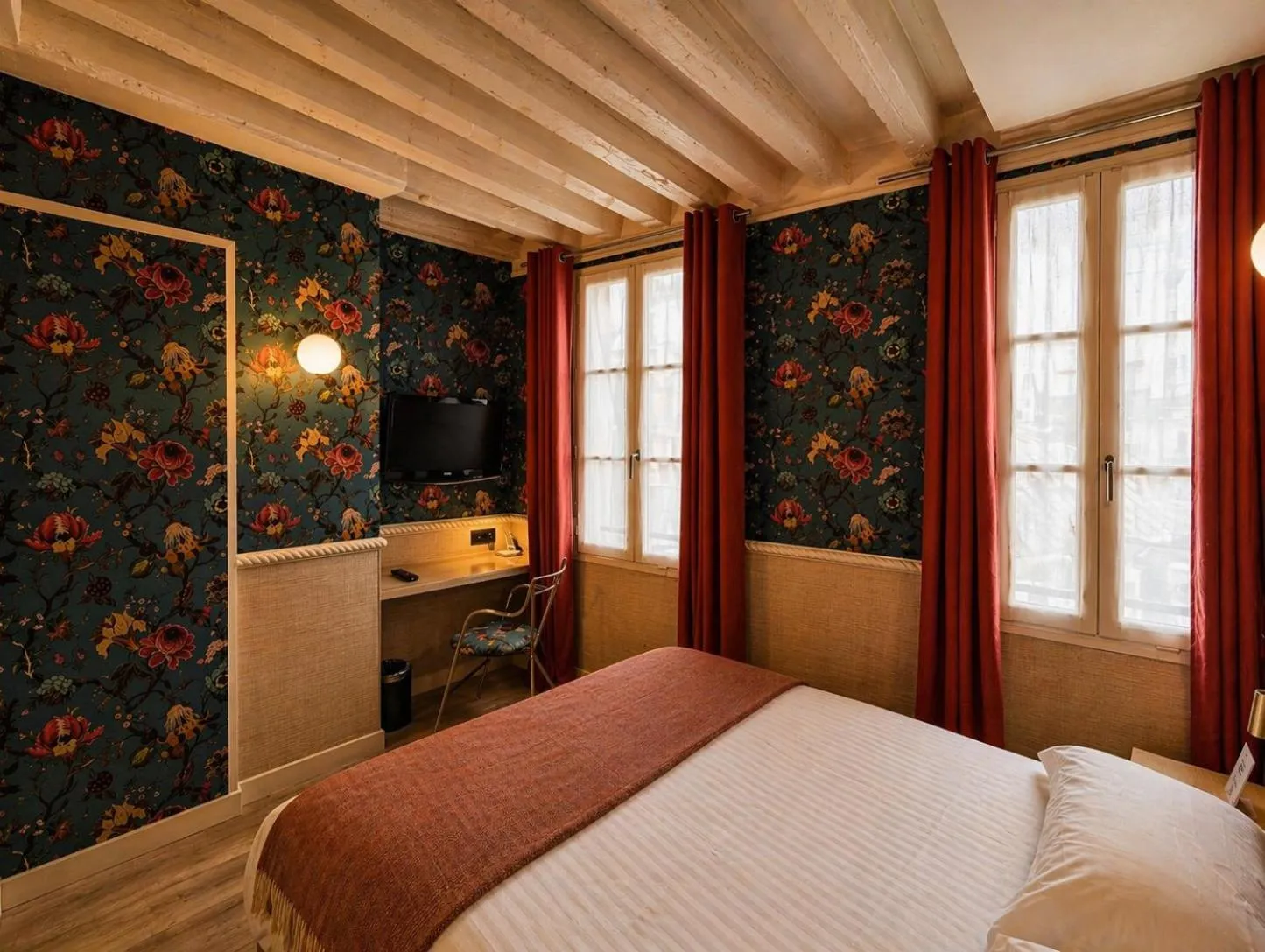 Bed in Hôtel de Notre-Dame