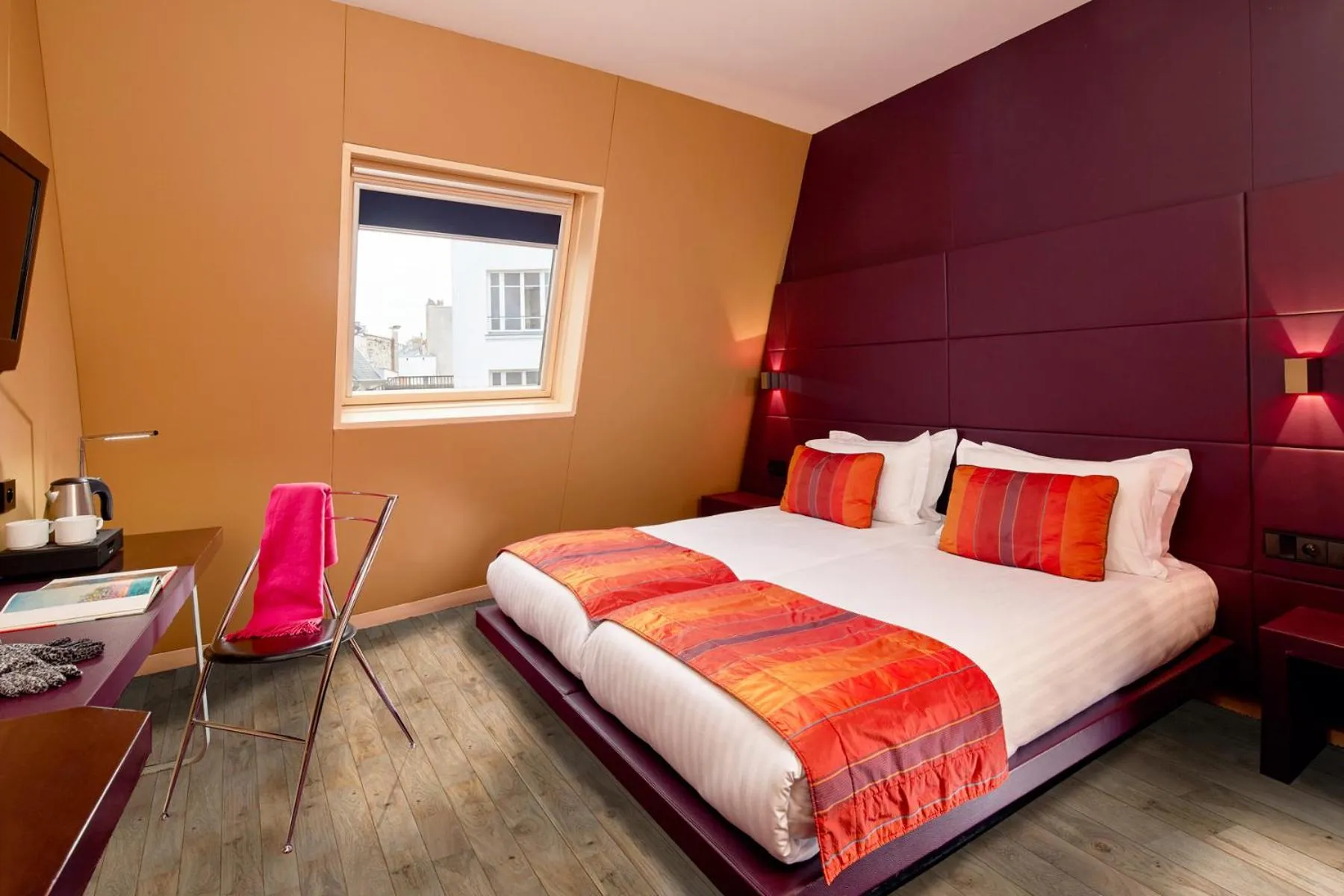 Bed in Hôtel de Notre-Dame