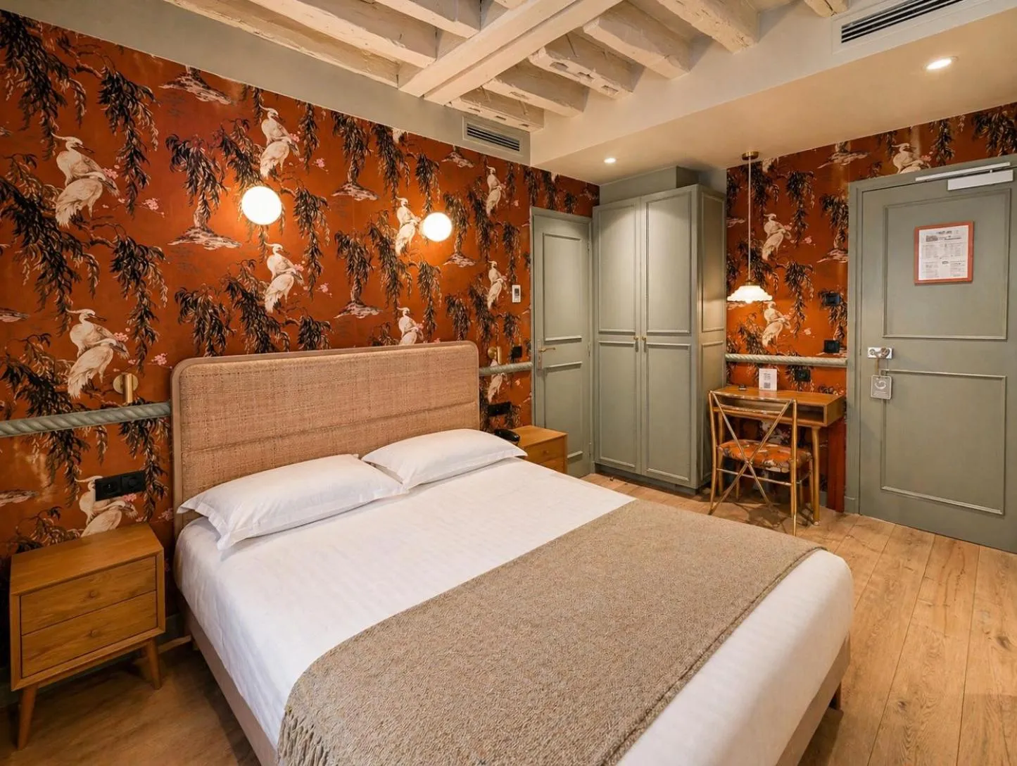 Bed in Hôtel de Notre-Dame