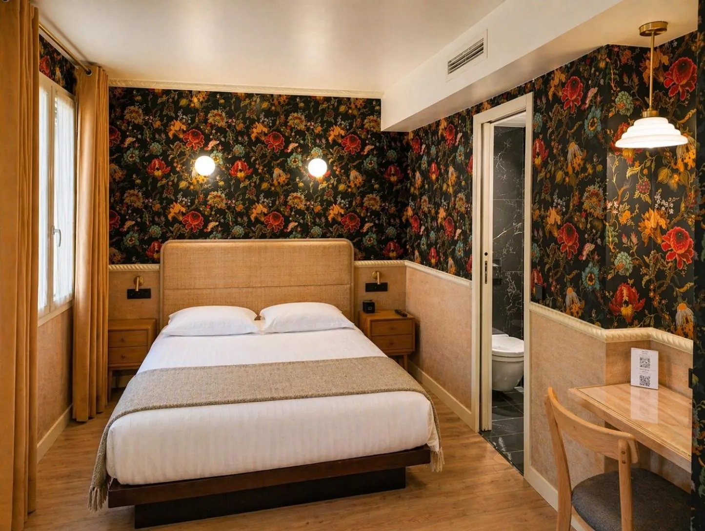 Bedroom, Bed in Hôtel de Notre-Dame