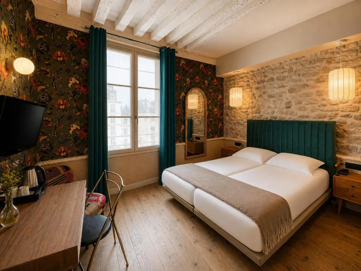 Bed in Hôtel de Notre-Dame