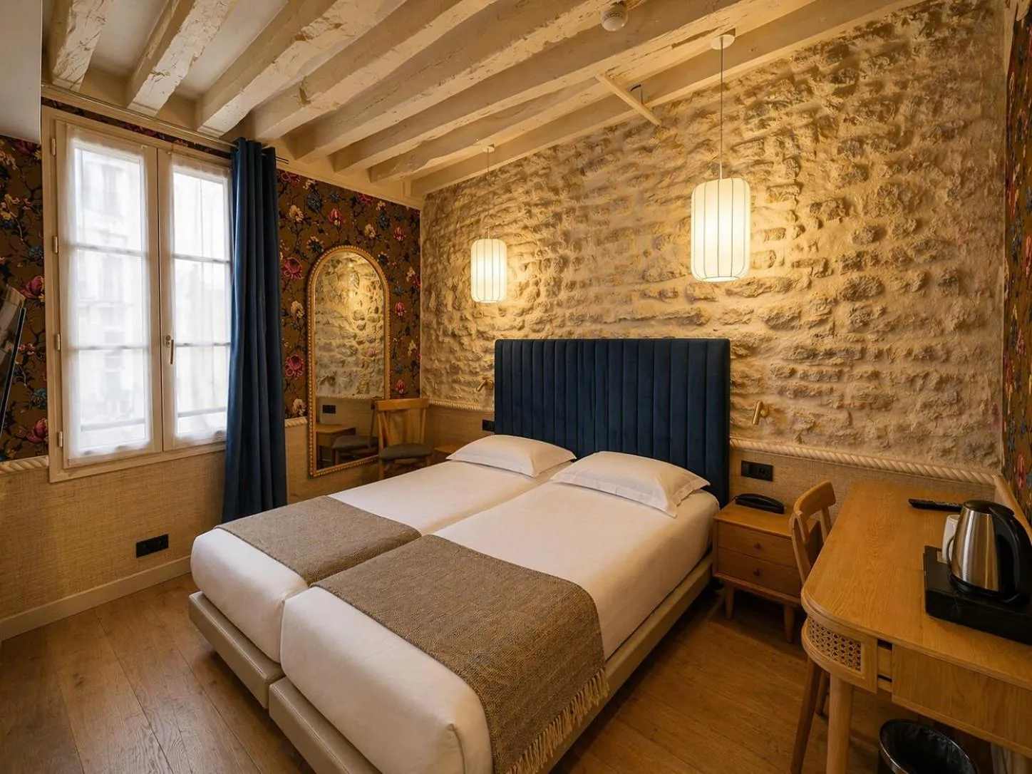 Bed in Hôtel de Notre-Dame
