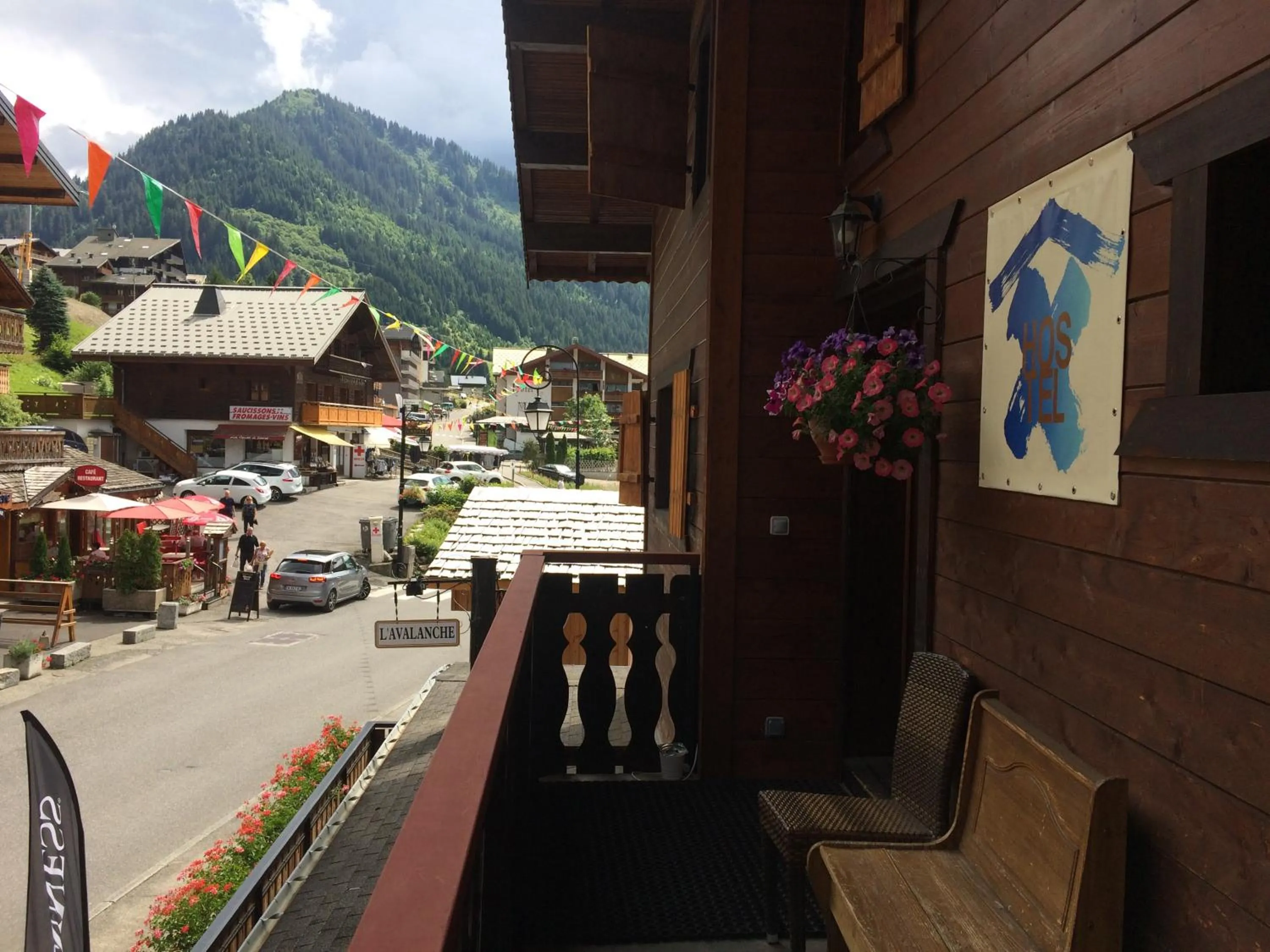 Neighbourhood in Central Hostel Chatel