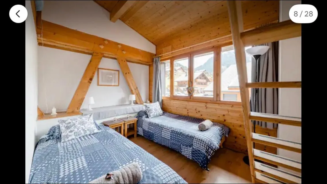 Bed in Central Hostel Chatel