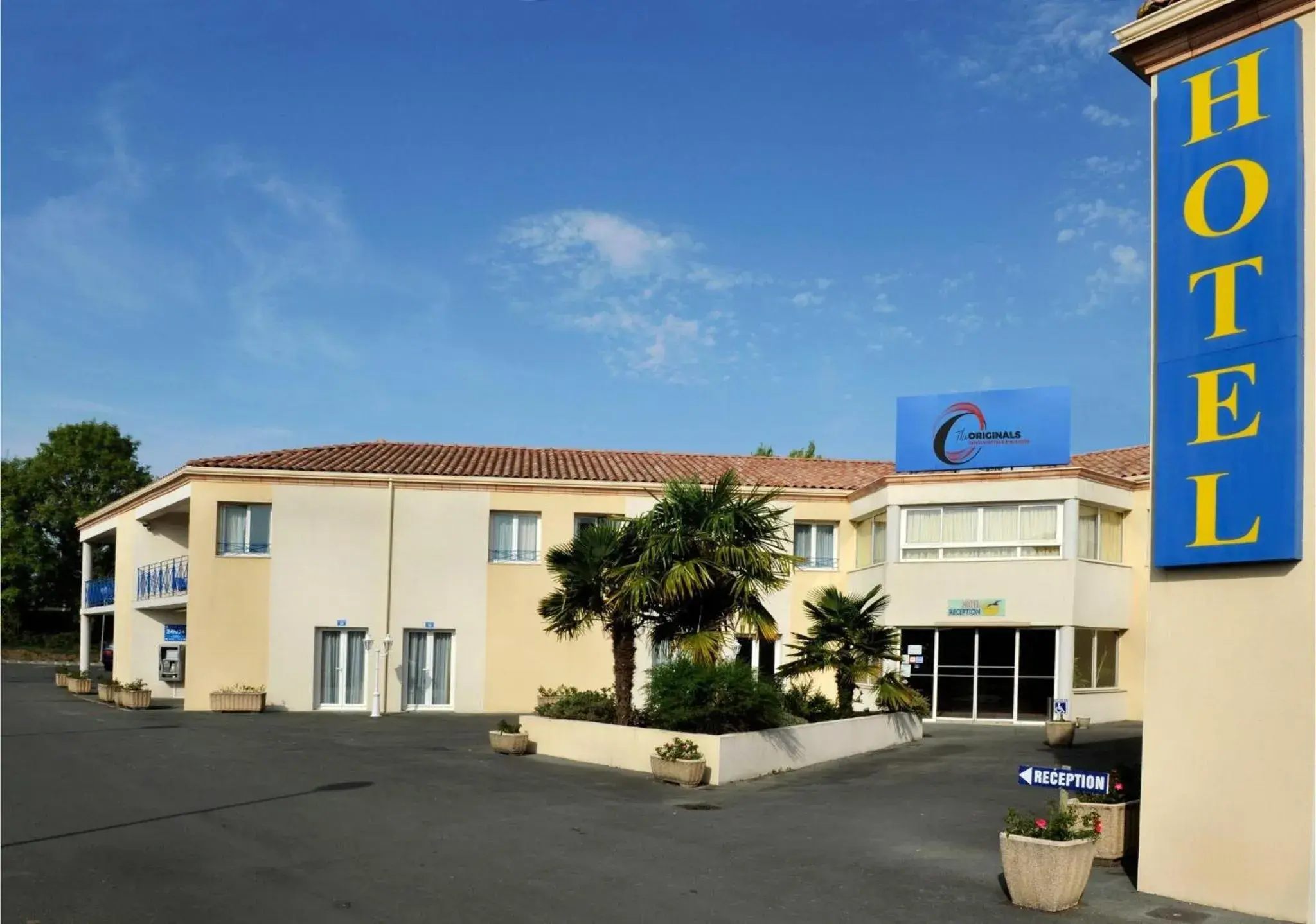 Property building in Comfort Hotel Saintes Property building in Comfort Hotel Saintes