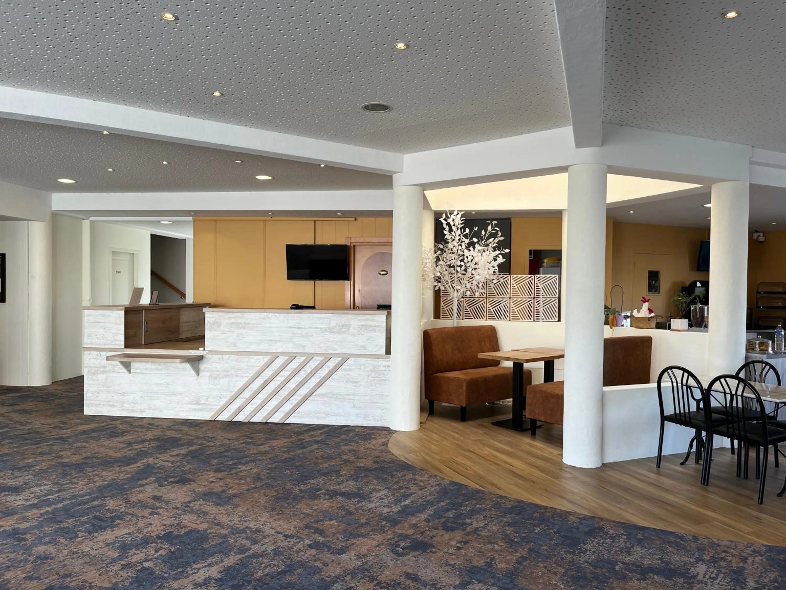 Living room in Comfort Hotel Saintes