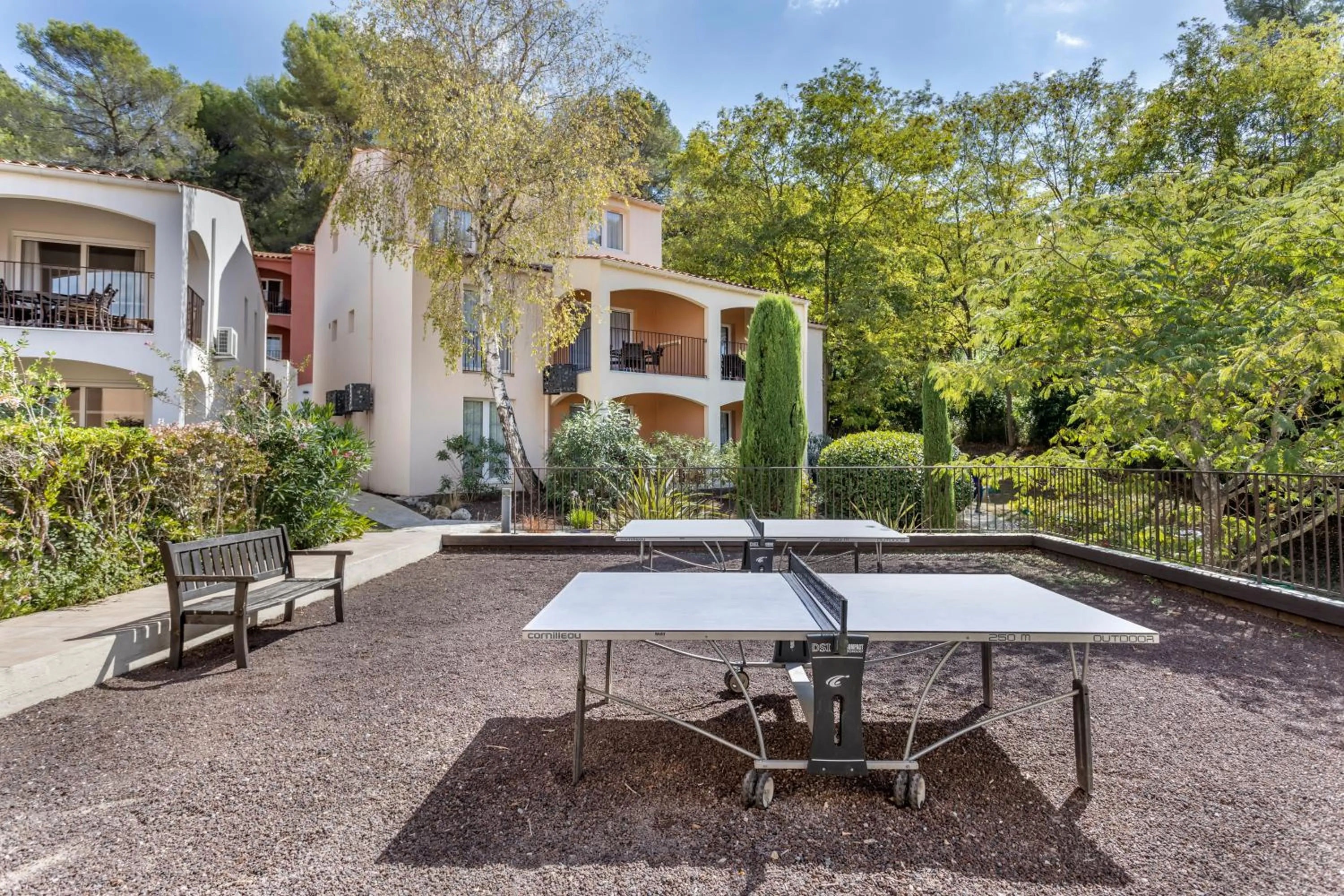 Table tennis in Le Club Mougins