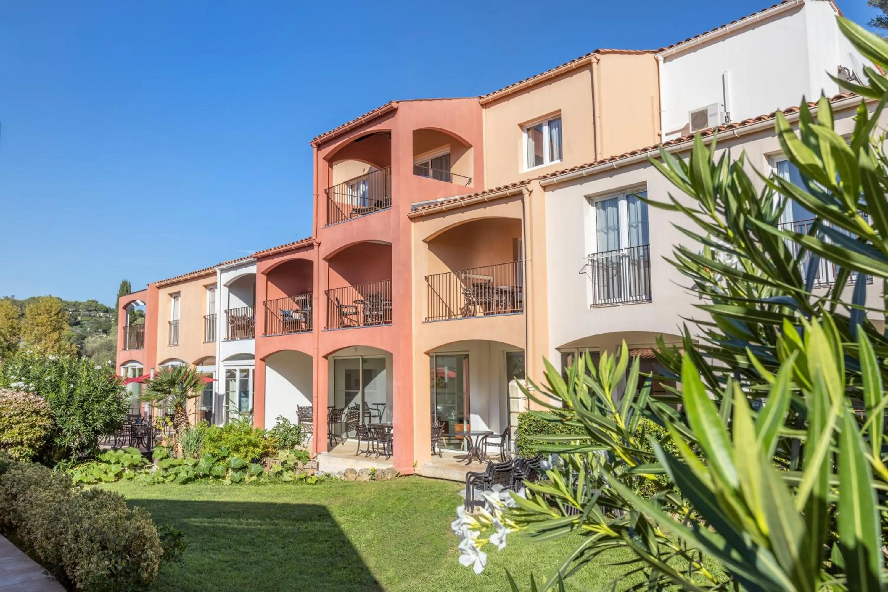 Property building in Le Club Mougins