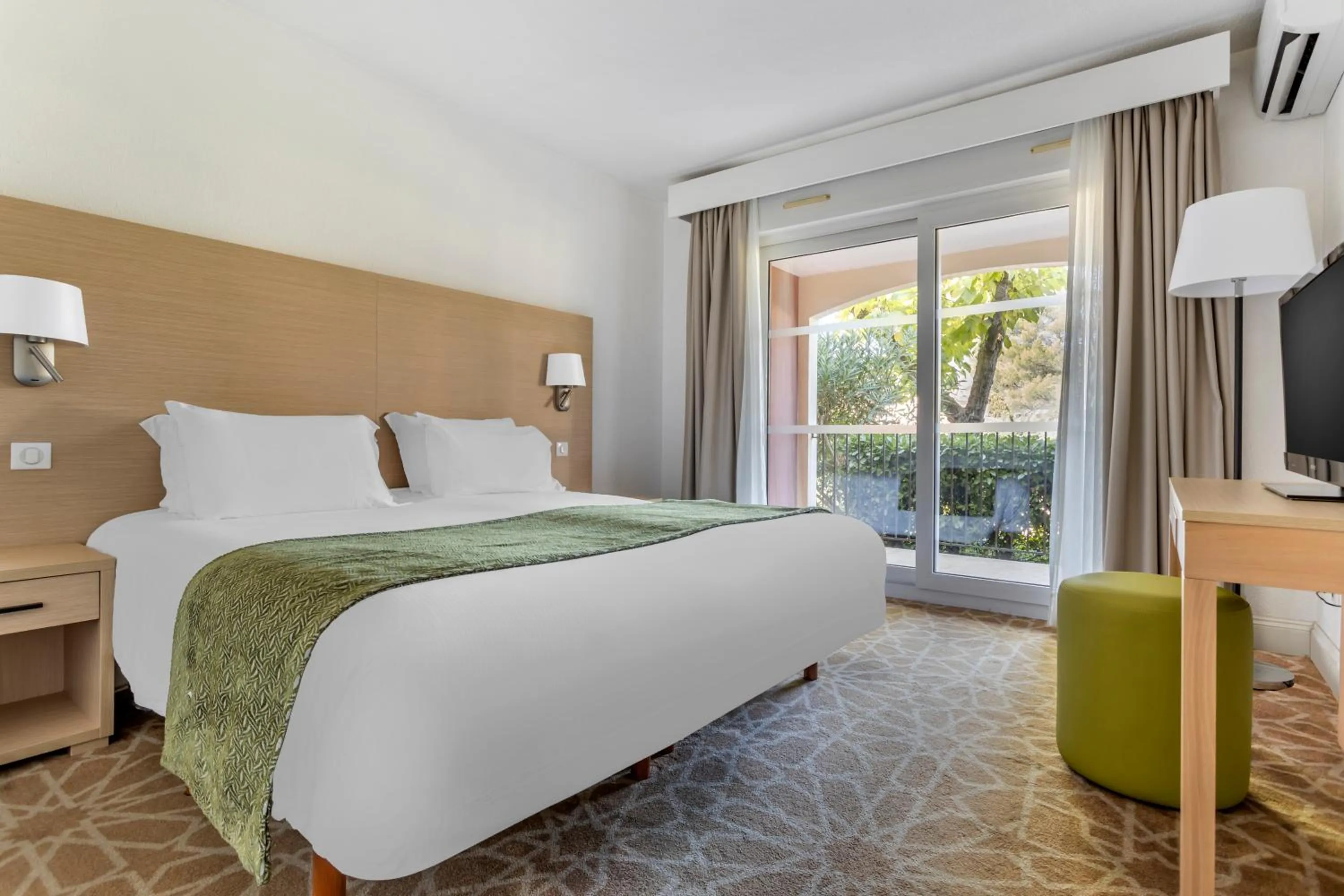 Bedroom, Bed in Le Club Mougins