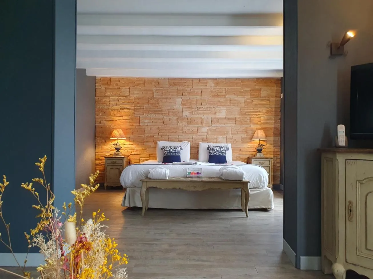 Bedroom, Bed in Le Belvédère Hotel et Bien être