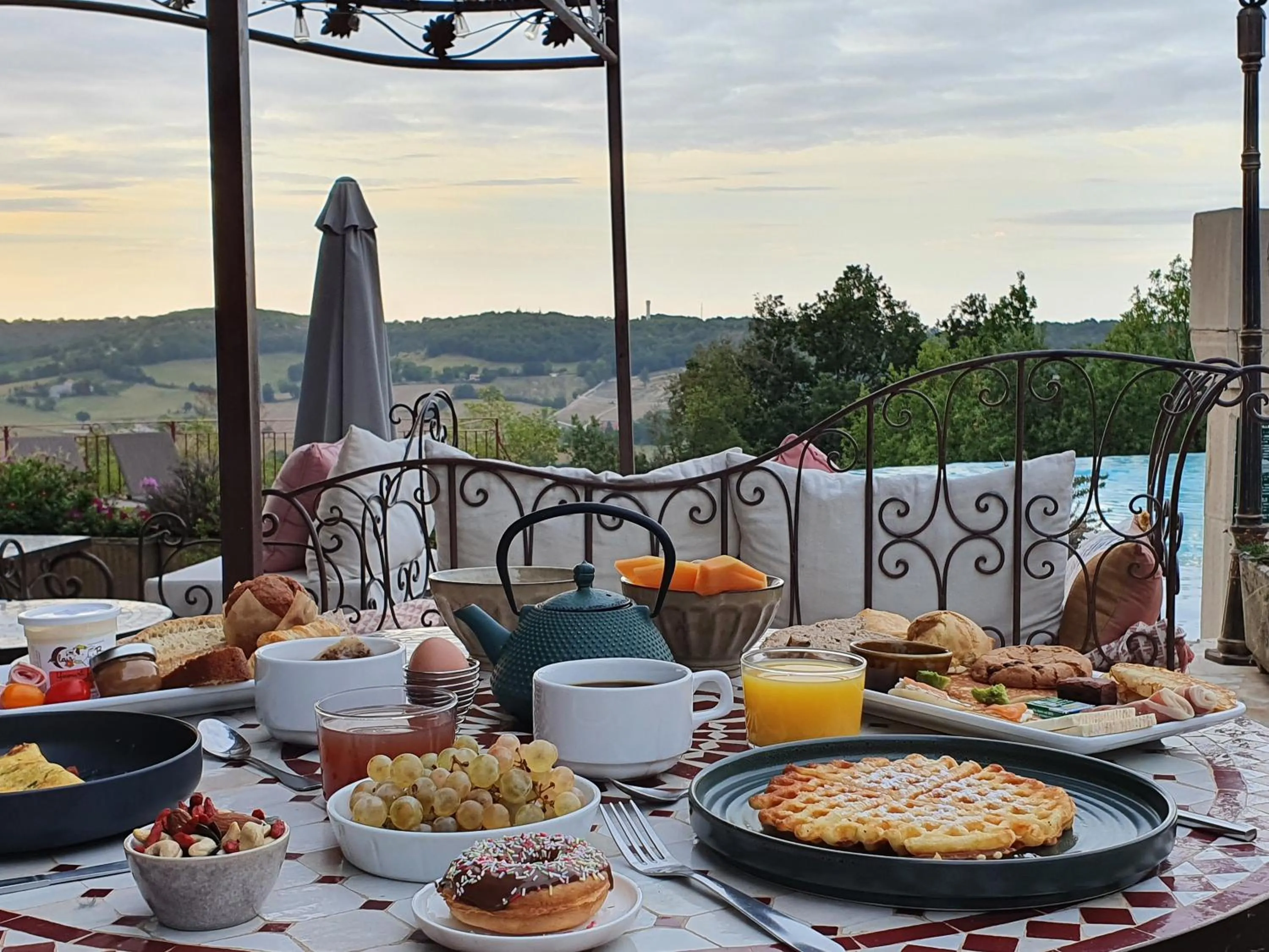 Breakfast in Le Belvédère Hotel et Bien être