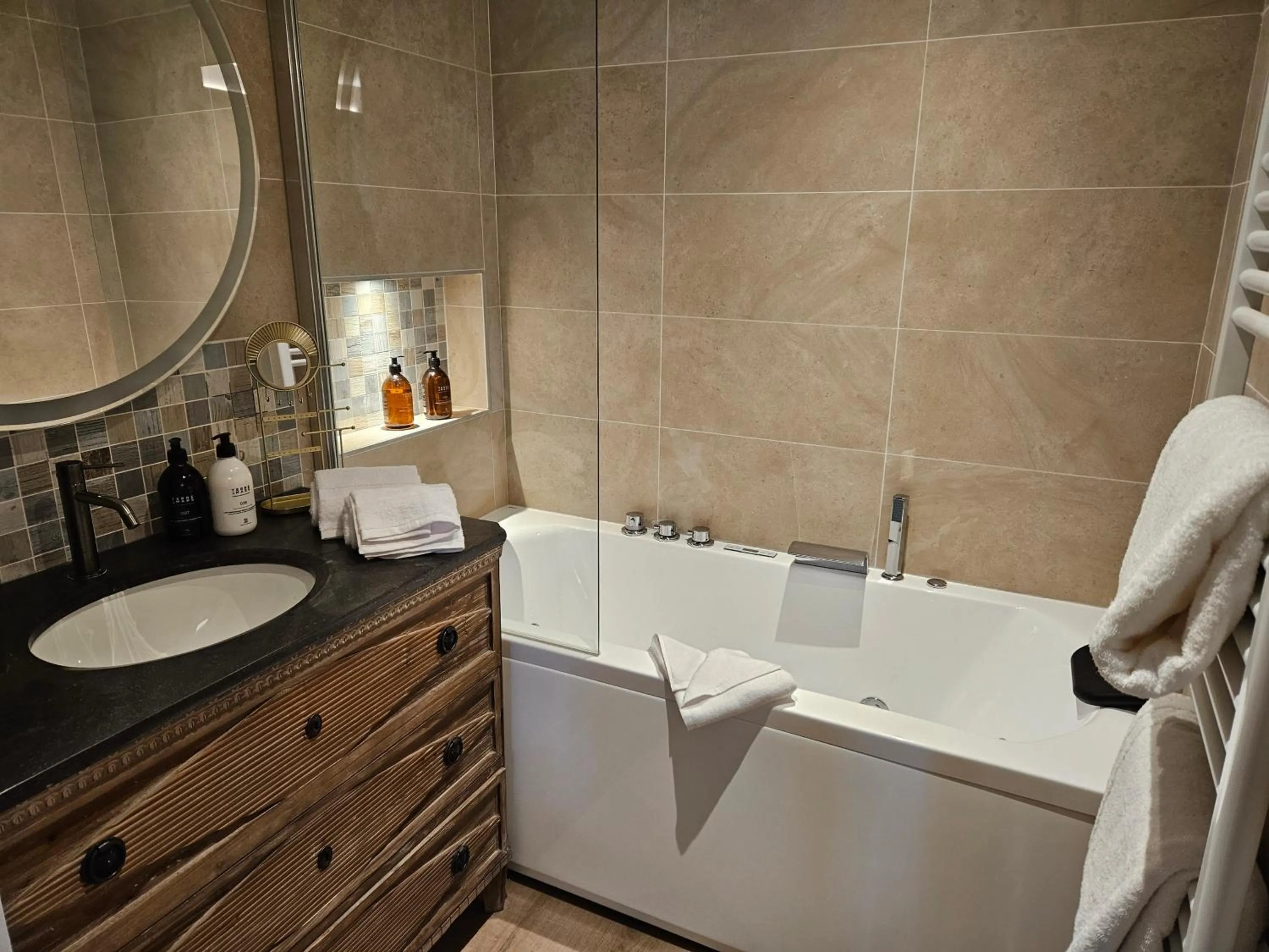 Bathroom in Le Belvédère Hotel et Bien être