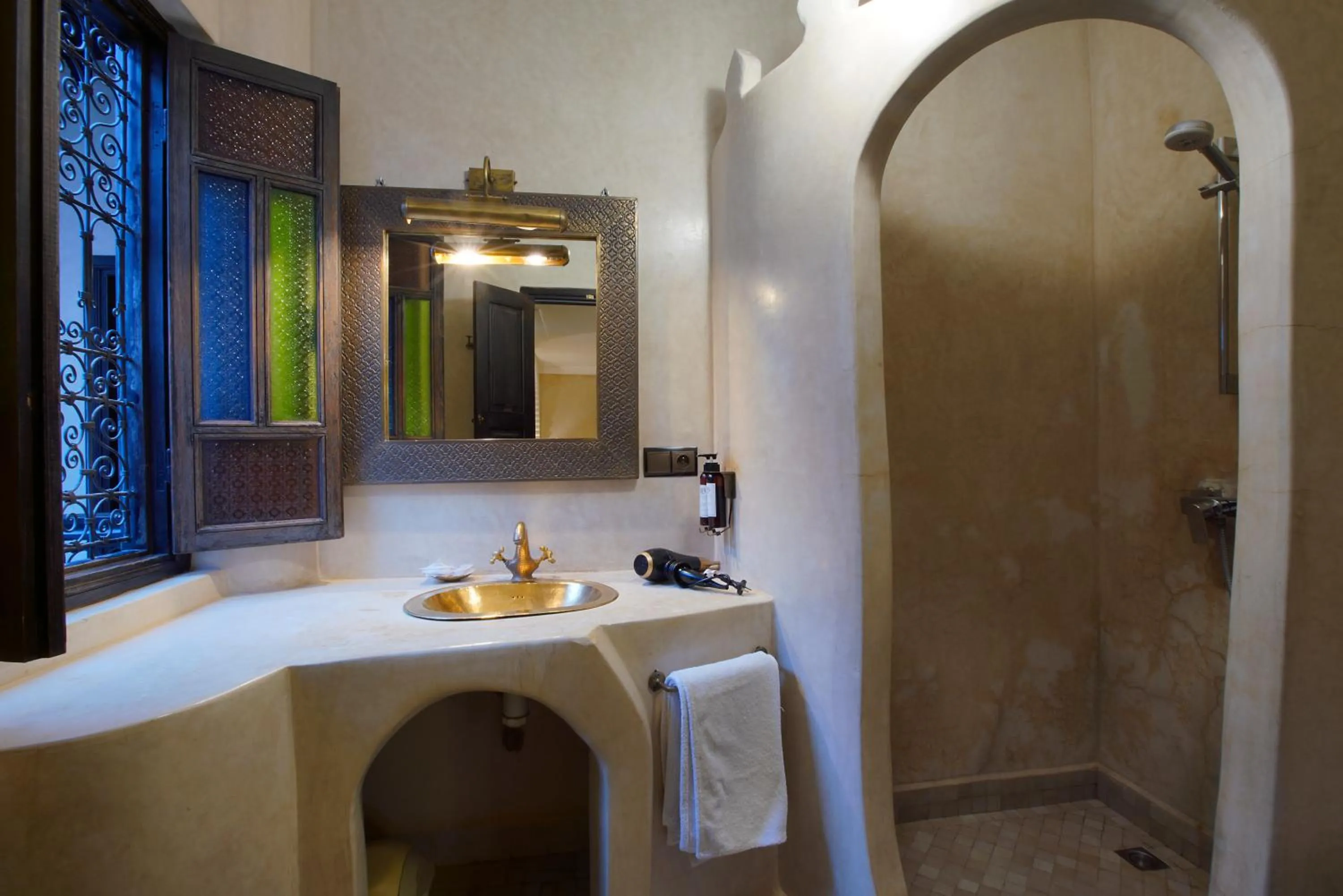 Shower in Riad Bijoux Marrakech