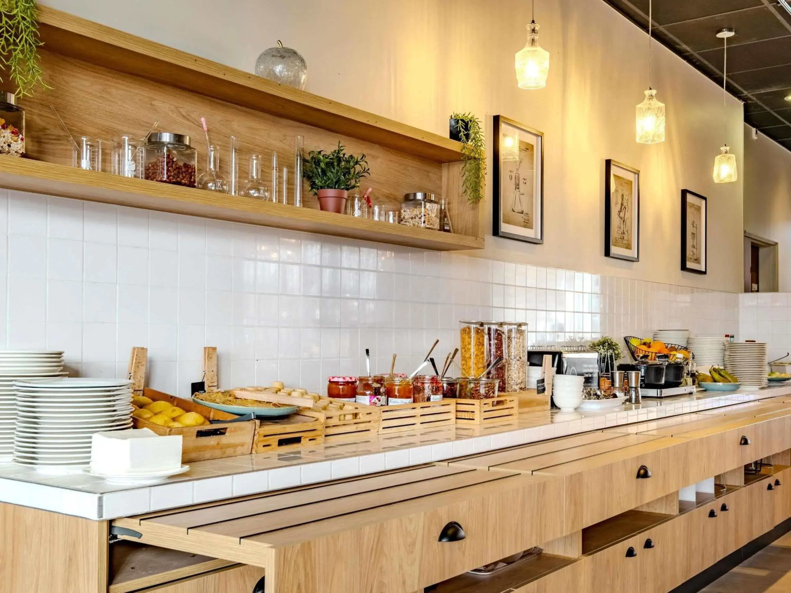 Restaurant/places to eat in ibis Marne La Vallee Champs-sur-Marne Restaurant/places to eat in ibis Marne La Vallee Champs-sur-Marne