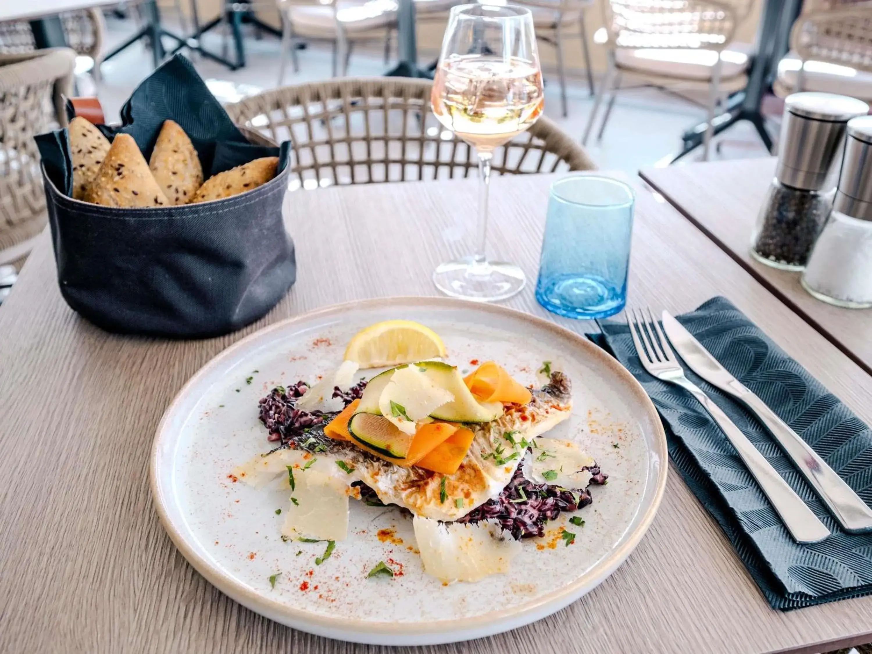 Restaurant/places to eat in ibis Marne La Vallee Champs-sur-Marne Restaurant/places to eat in ibis Marne La Vallee Champs-sur-Marne