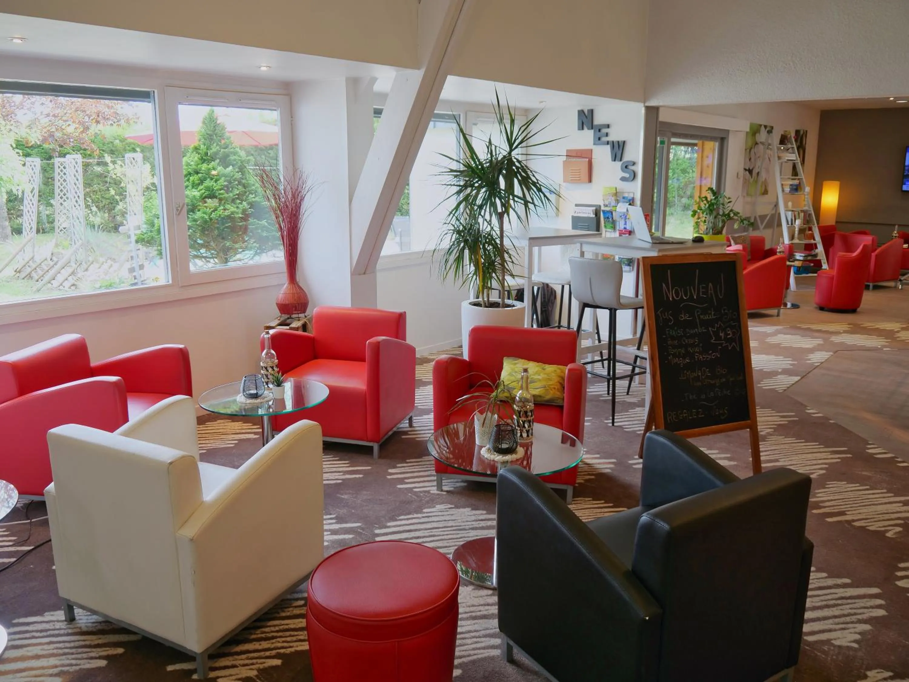 Lobby or reception in ibis Nemours