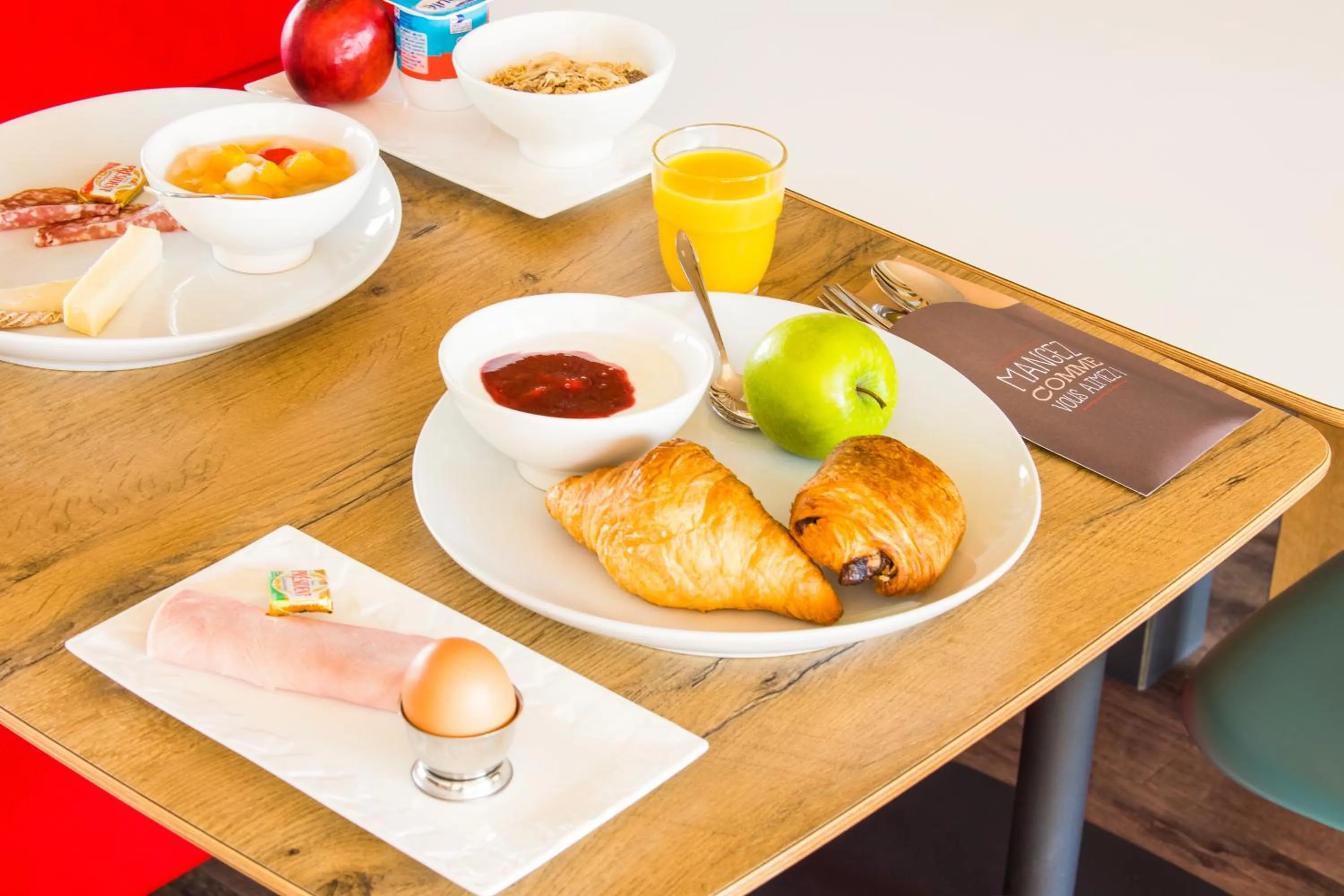 Food and drinks in ibis Nemours