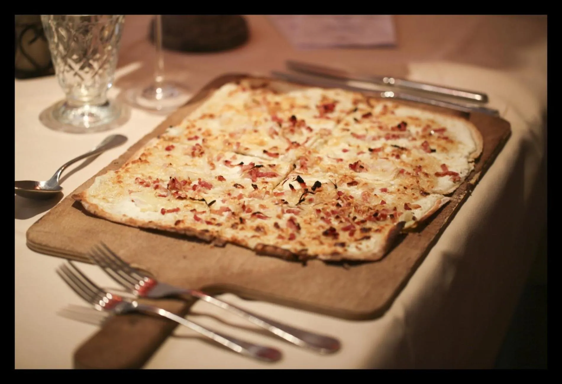 Food and drinks in The Originals Boutique, Hôtel La Ferme du Pape, Eguisheim