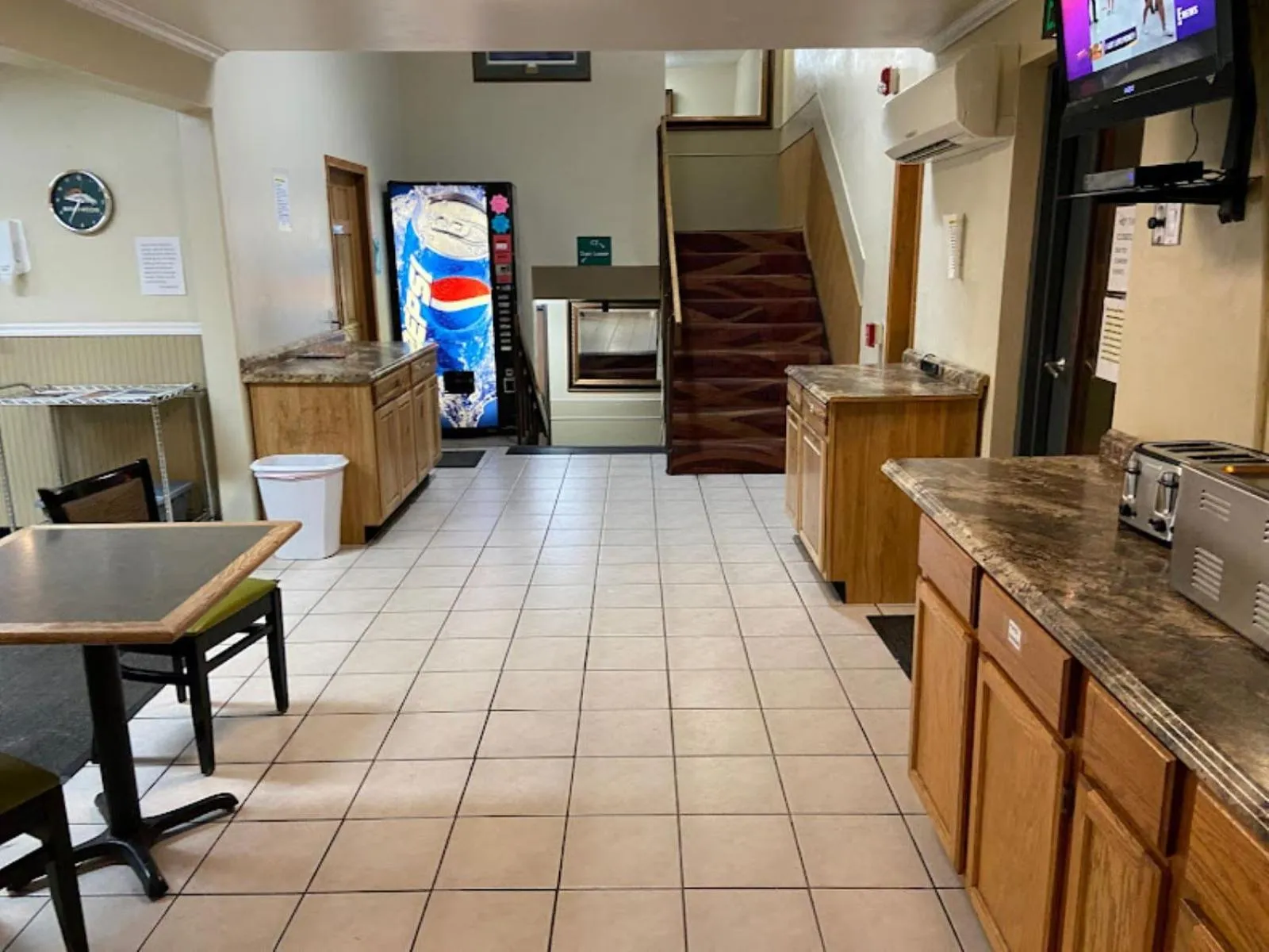 Breakfast in Adventure Inn - Glenwood Springs