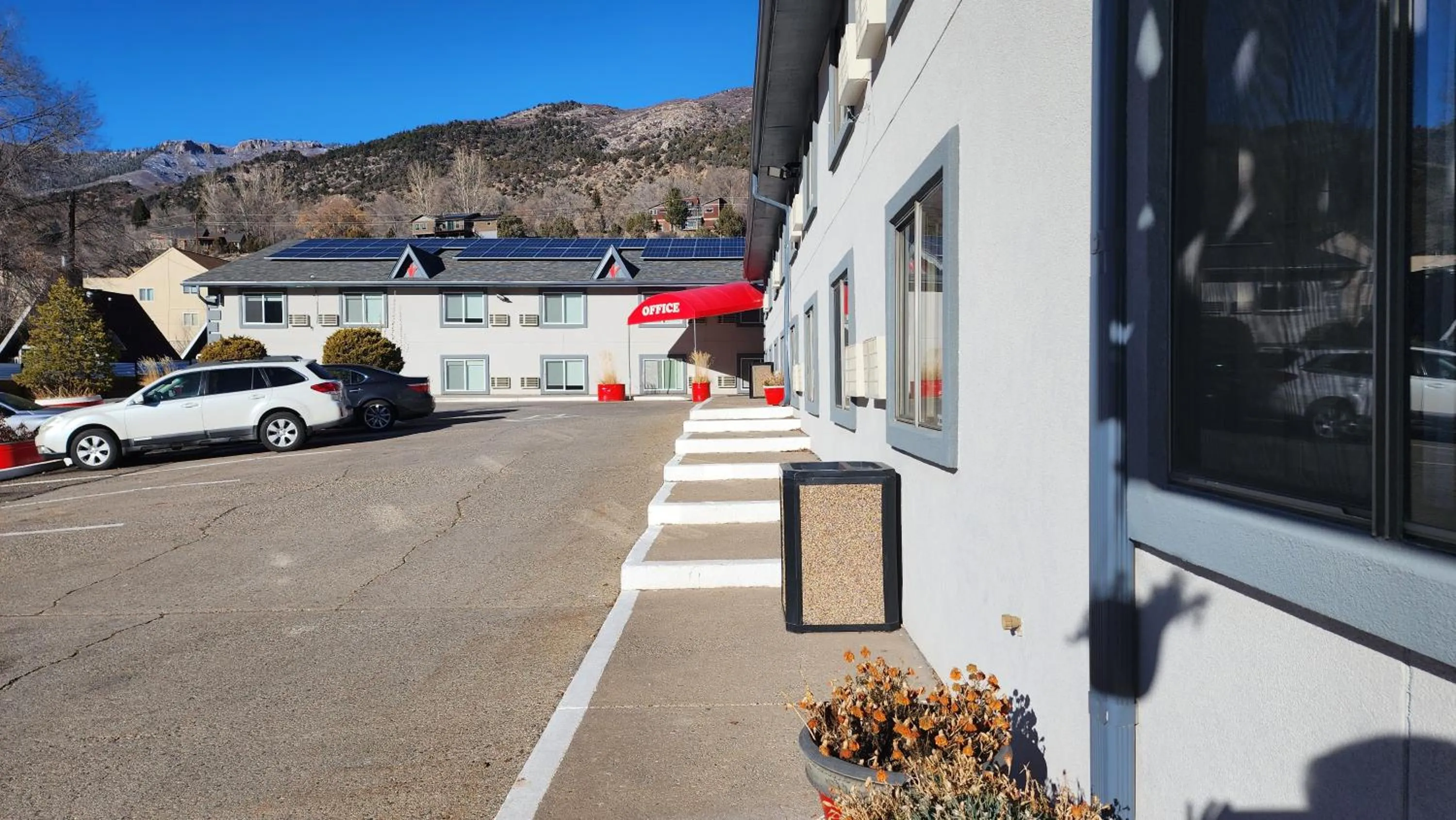 Property building in Adventure Inn - Glenwood Springs