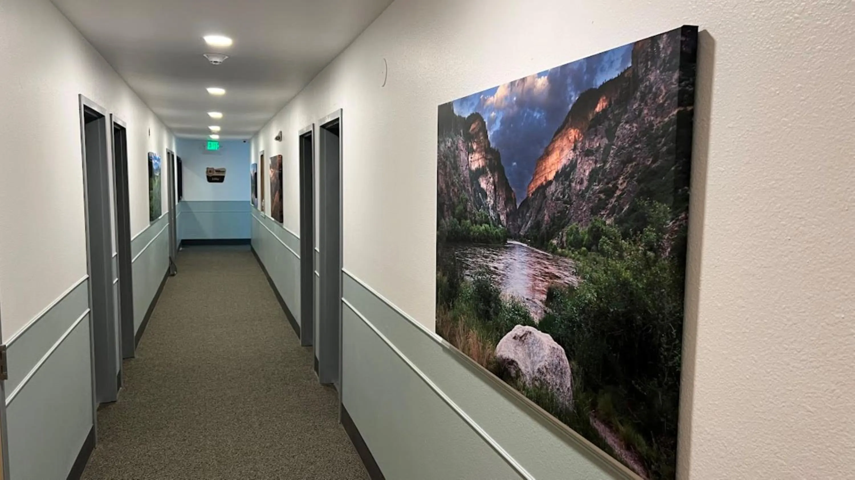 Lobby or reception in Adventure Inn - Glenwood Springs