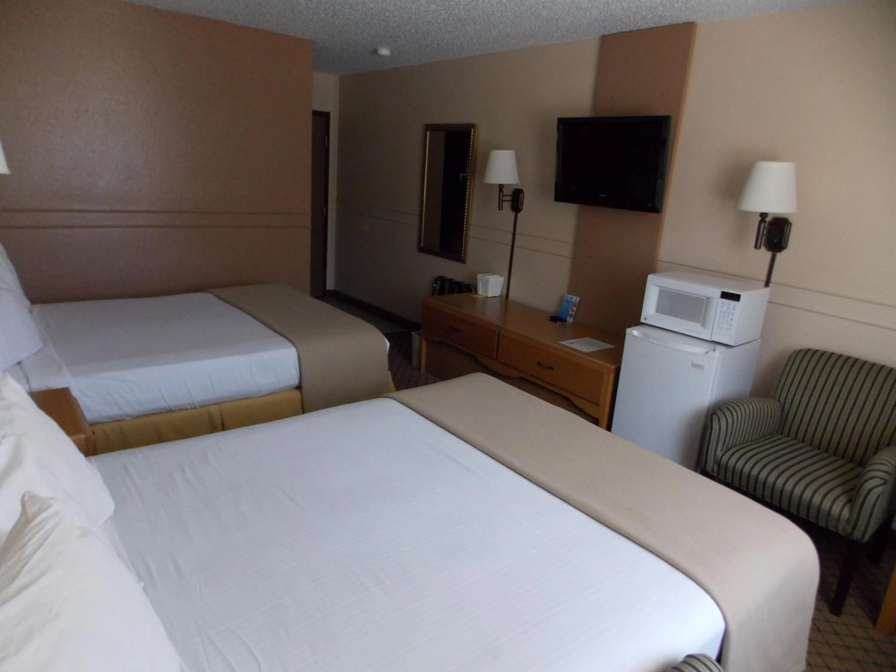 Bed in Adventure Inn - Glenwood Springs