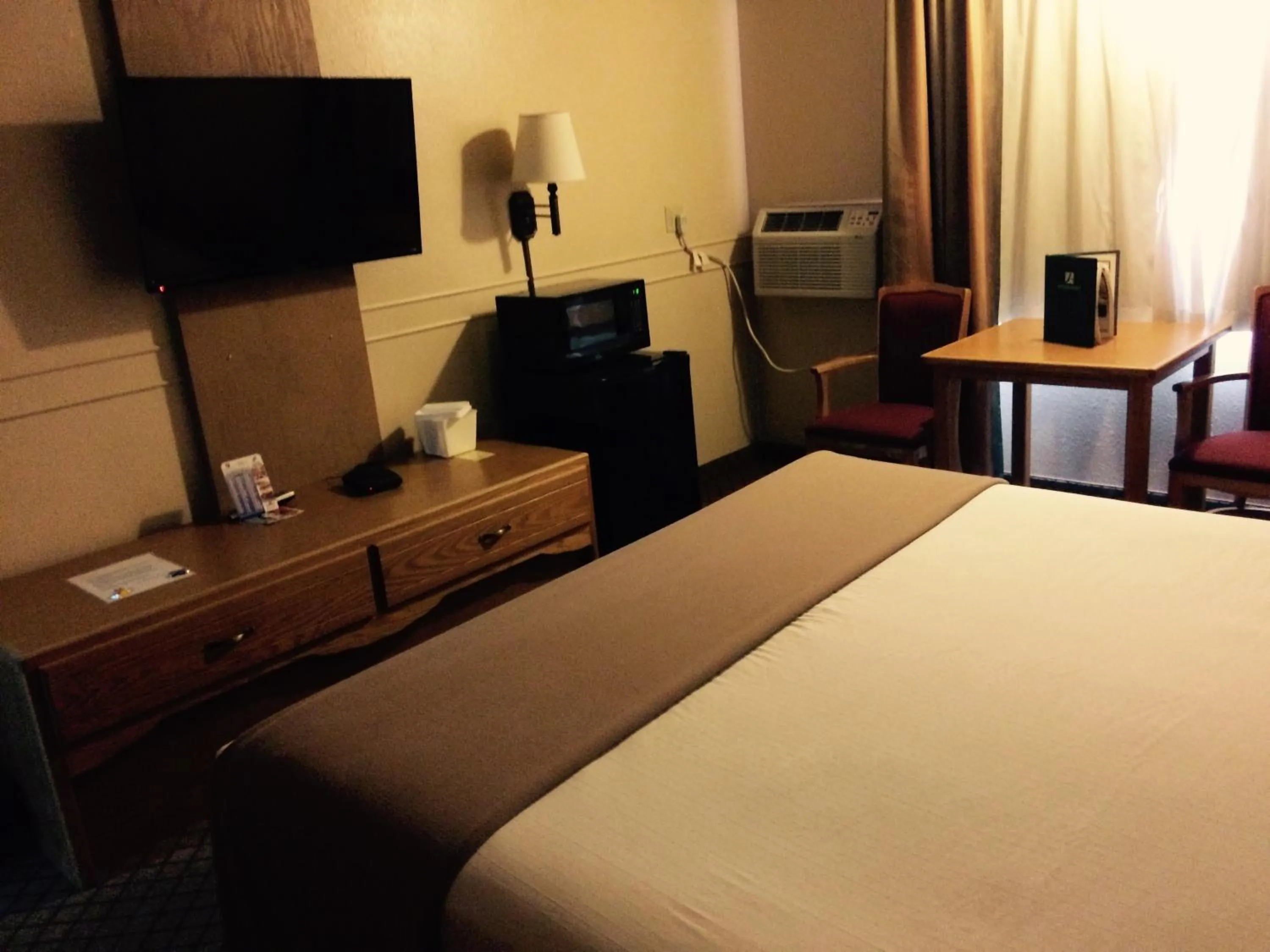 TV and multimedia, Bed in Adventure Inn - Glenwood Springs