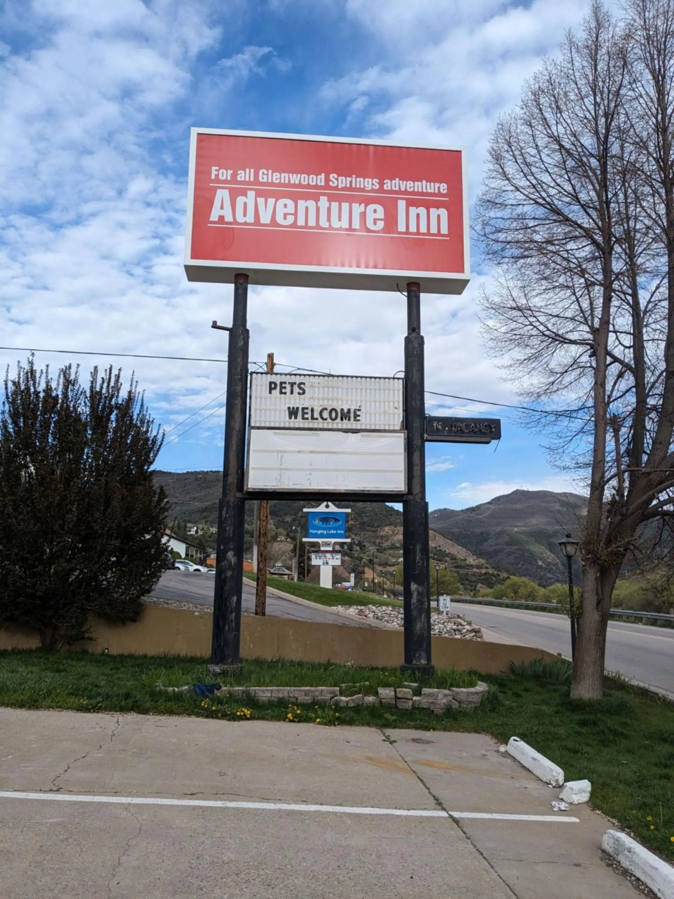 Logo/Certificate/Sign in Adventure Inn - Glenwood Springs