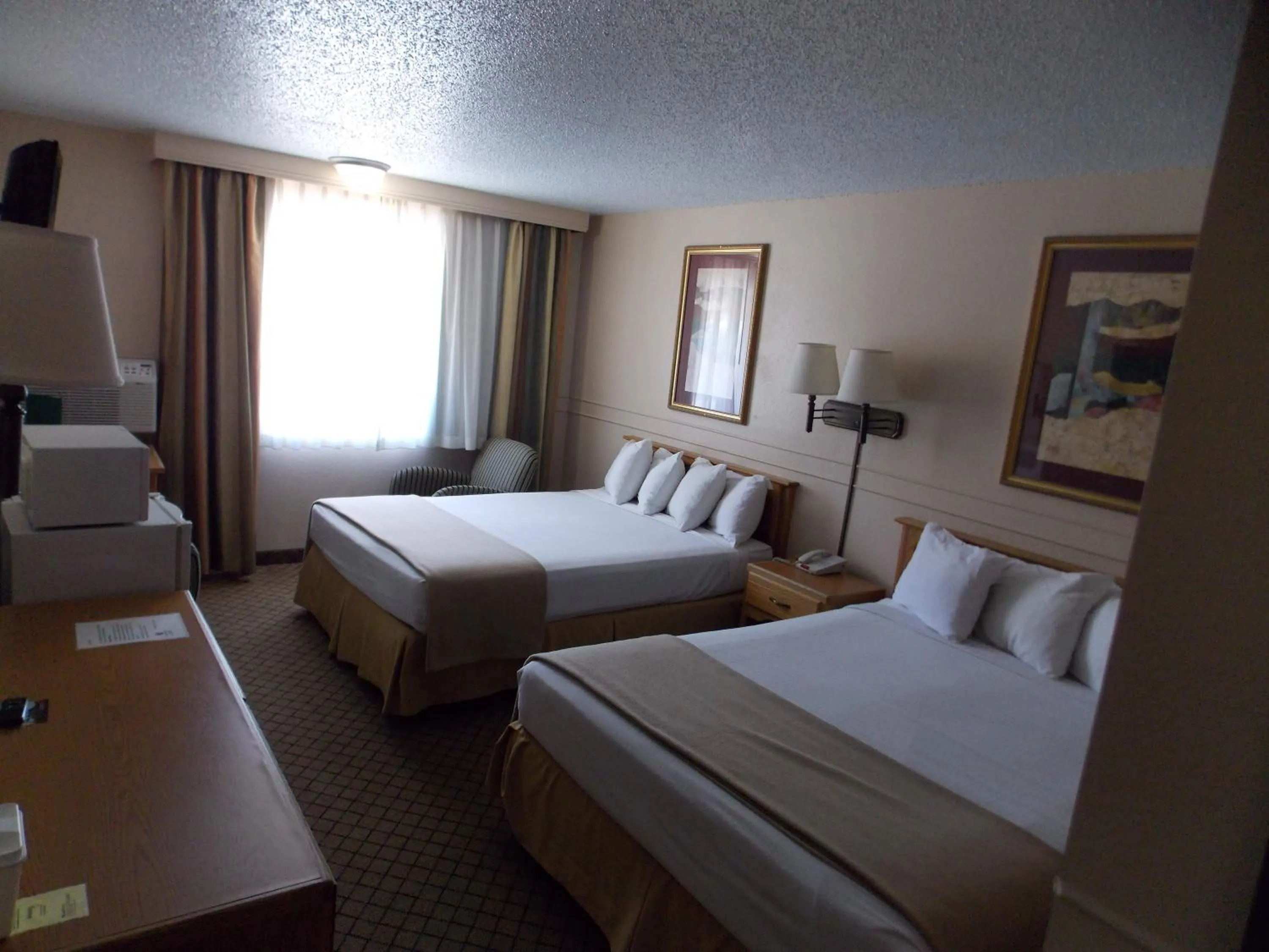 Bed in Adventure Inn - Glenwood Springs