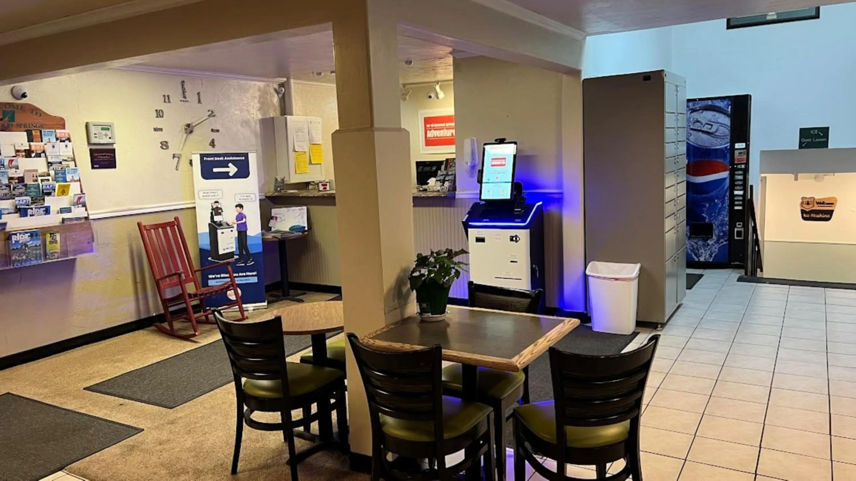 Lobby or reception in Adventure Inn - Glenwood Springs