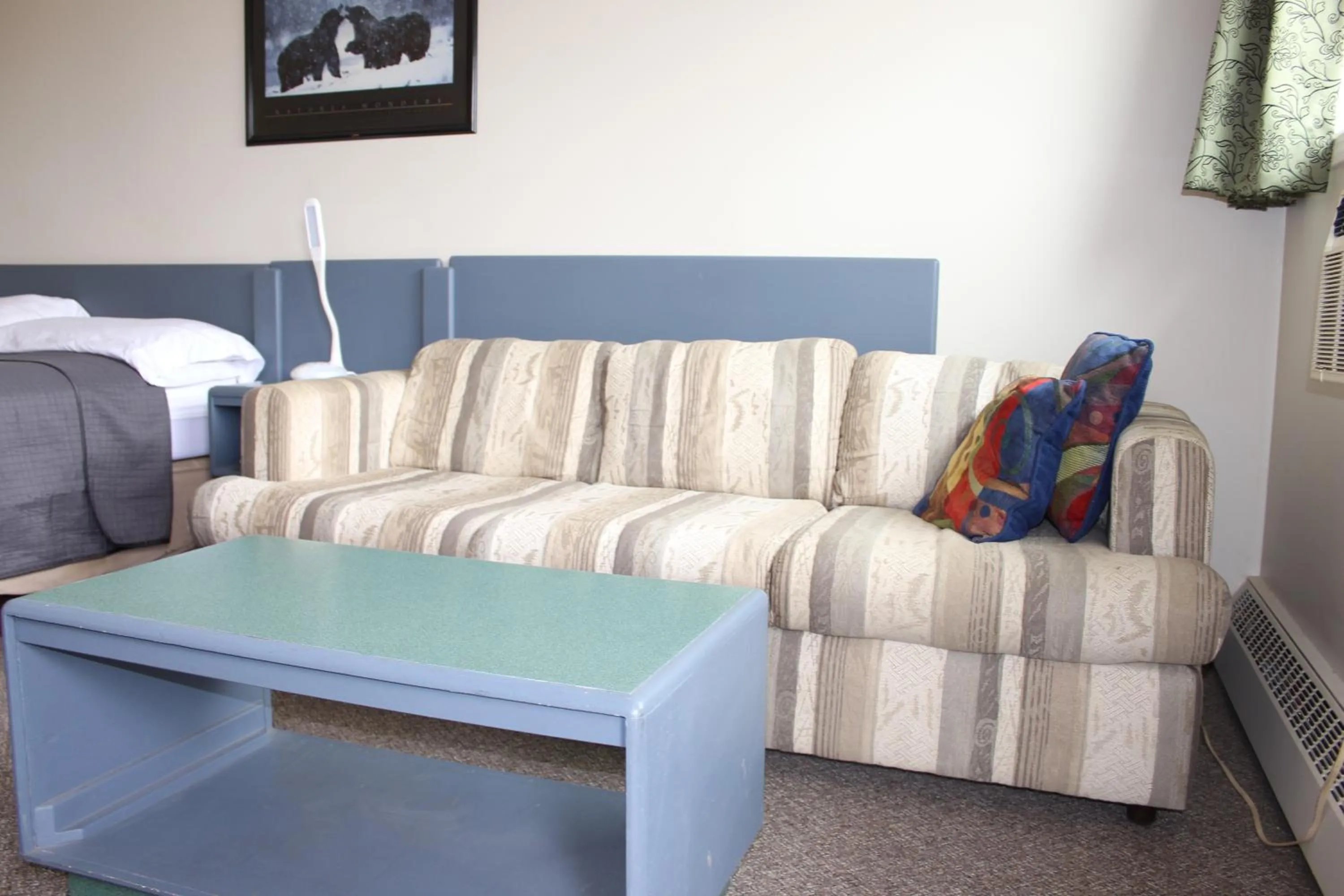 Living room in Plains Motor Inn