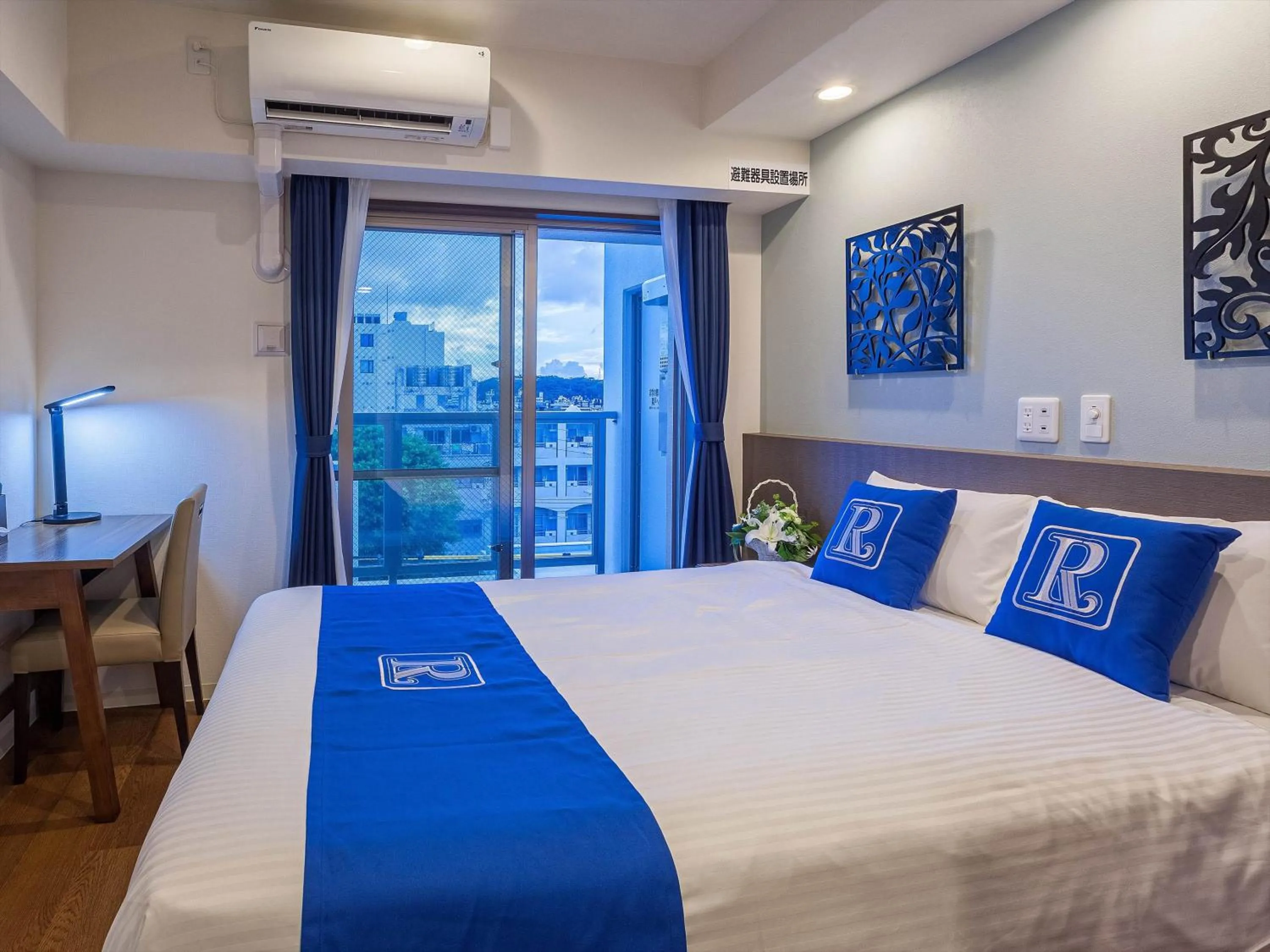 Bed in Living Inn Asahibashiekimae Premier