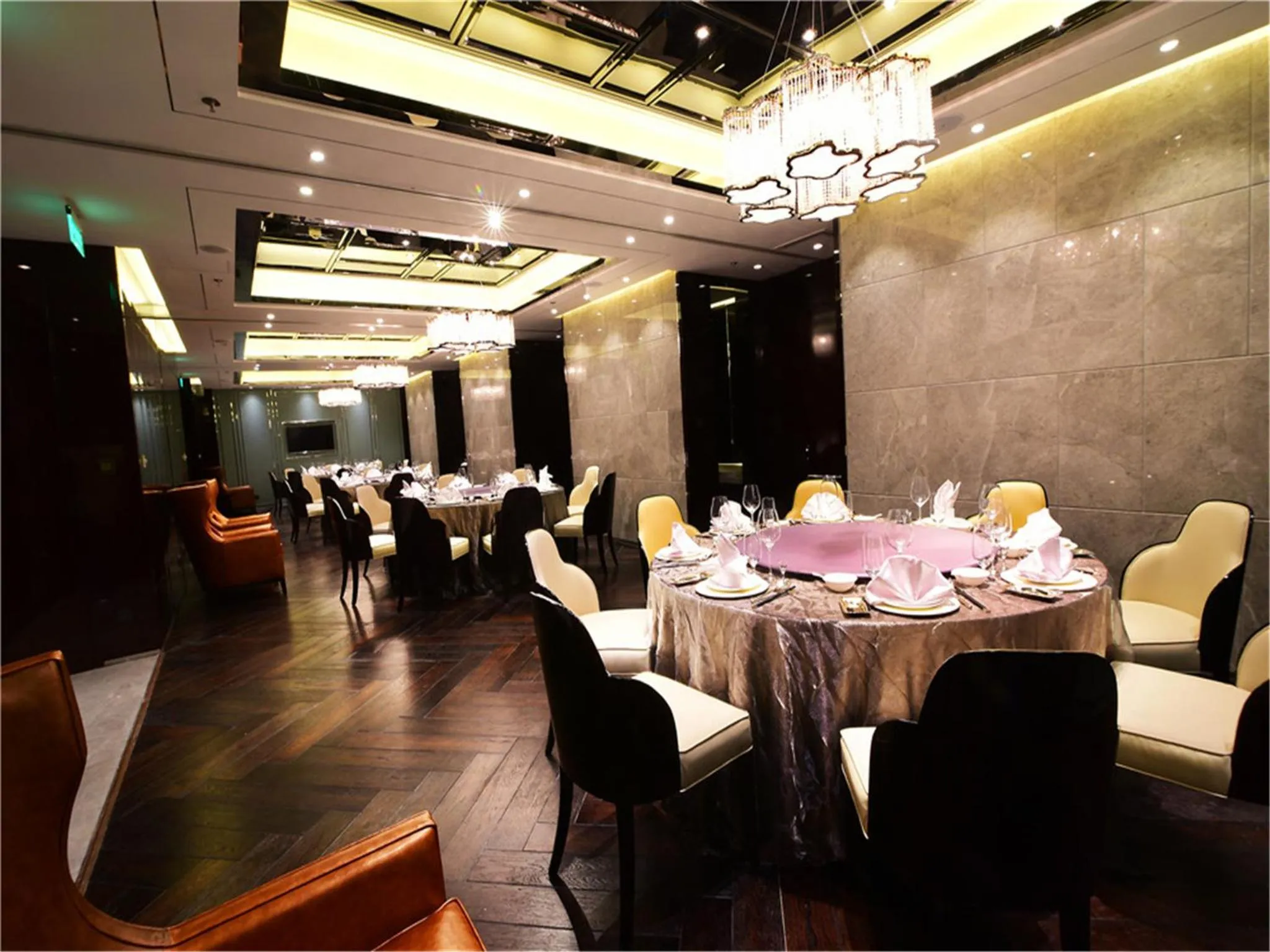 Restaurant/places to eat in Tylfull Hotel