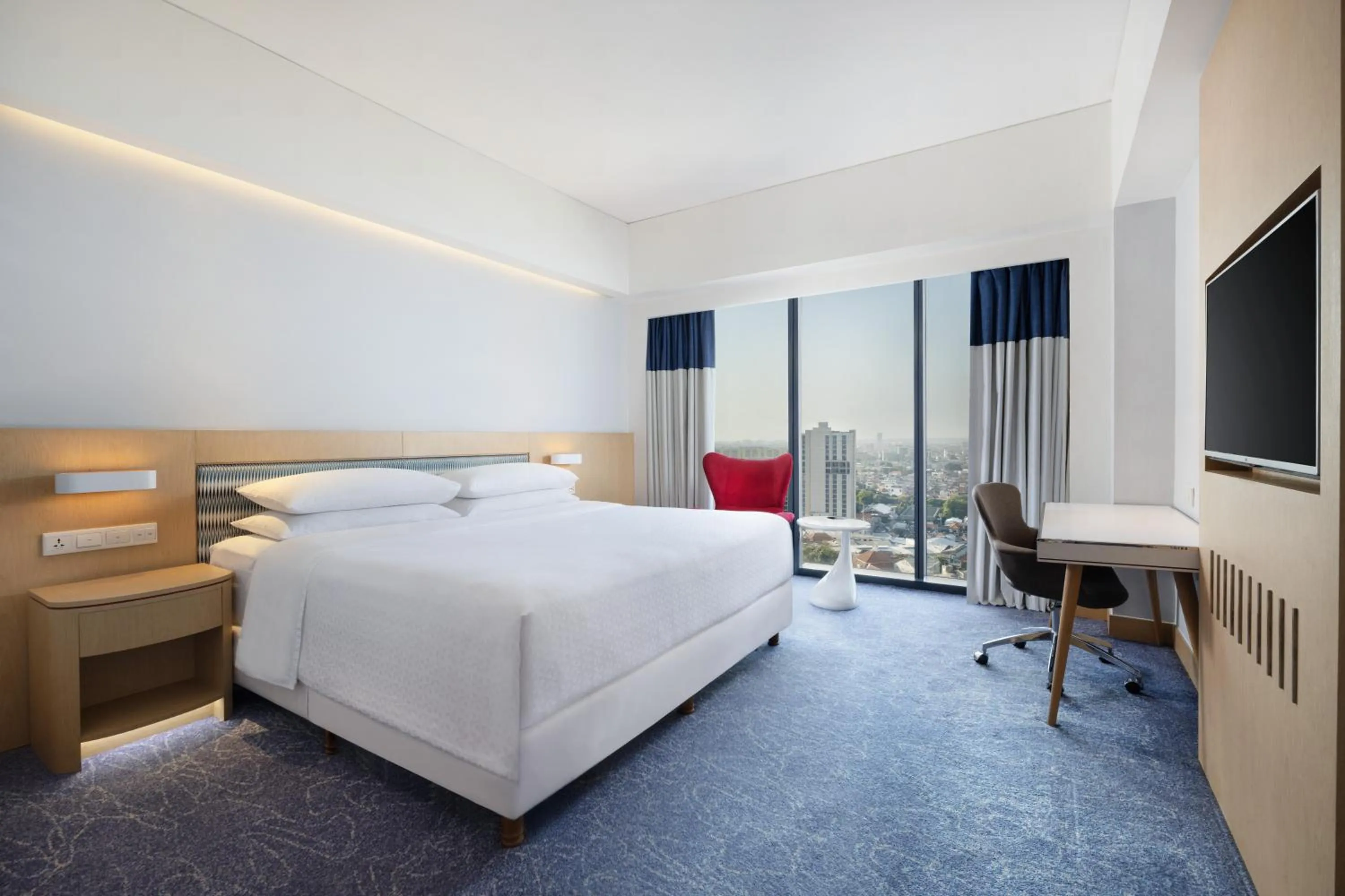 Bedroom, Bed in Four Points by Sheraton Surabaya, Tunjungan Plaza