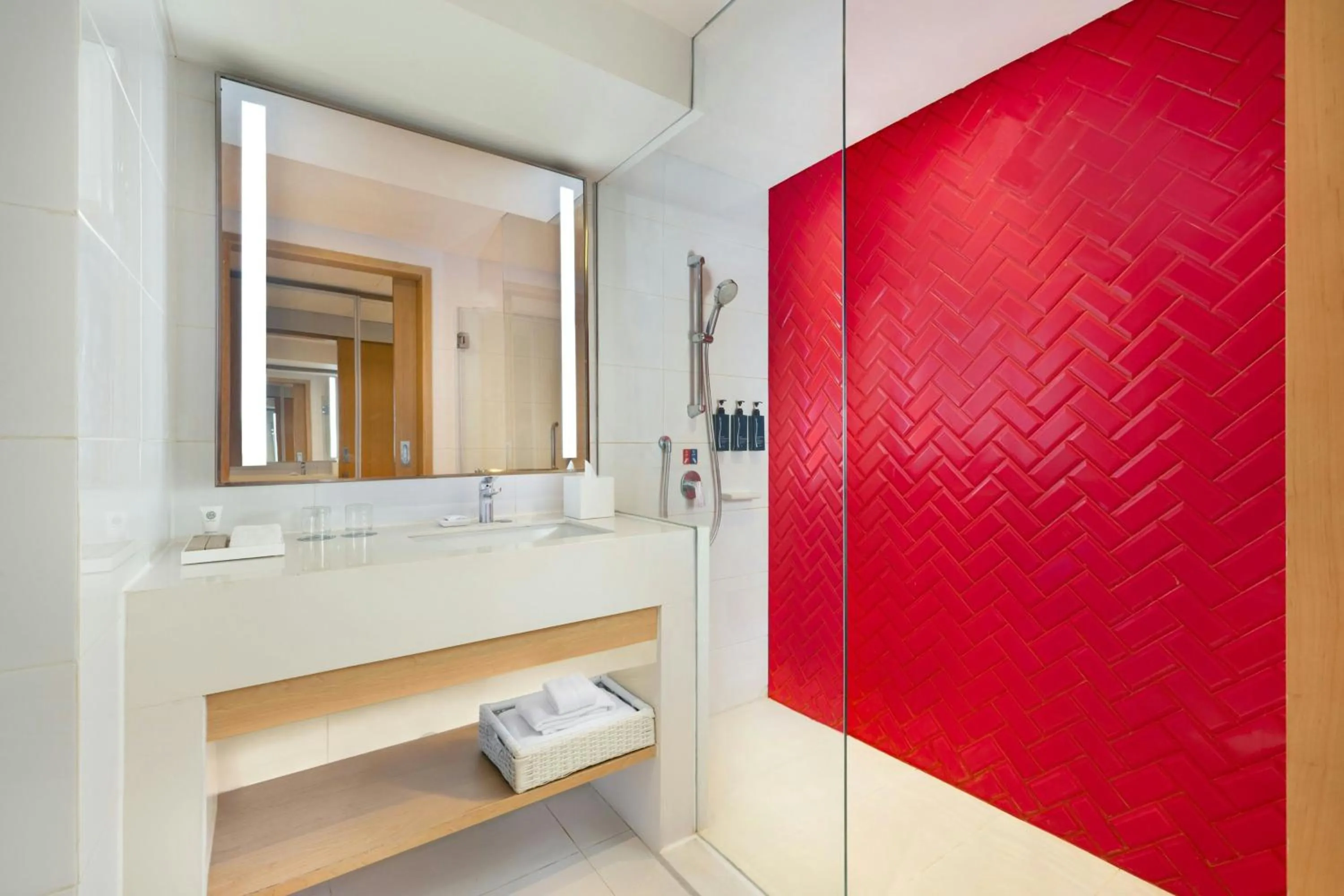 Bathroom in Four Points by Sheraton Surabaya, Tunjungan Plaza