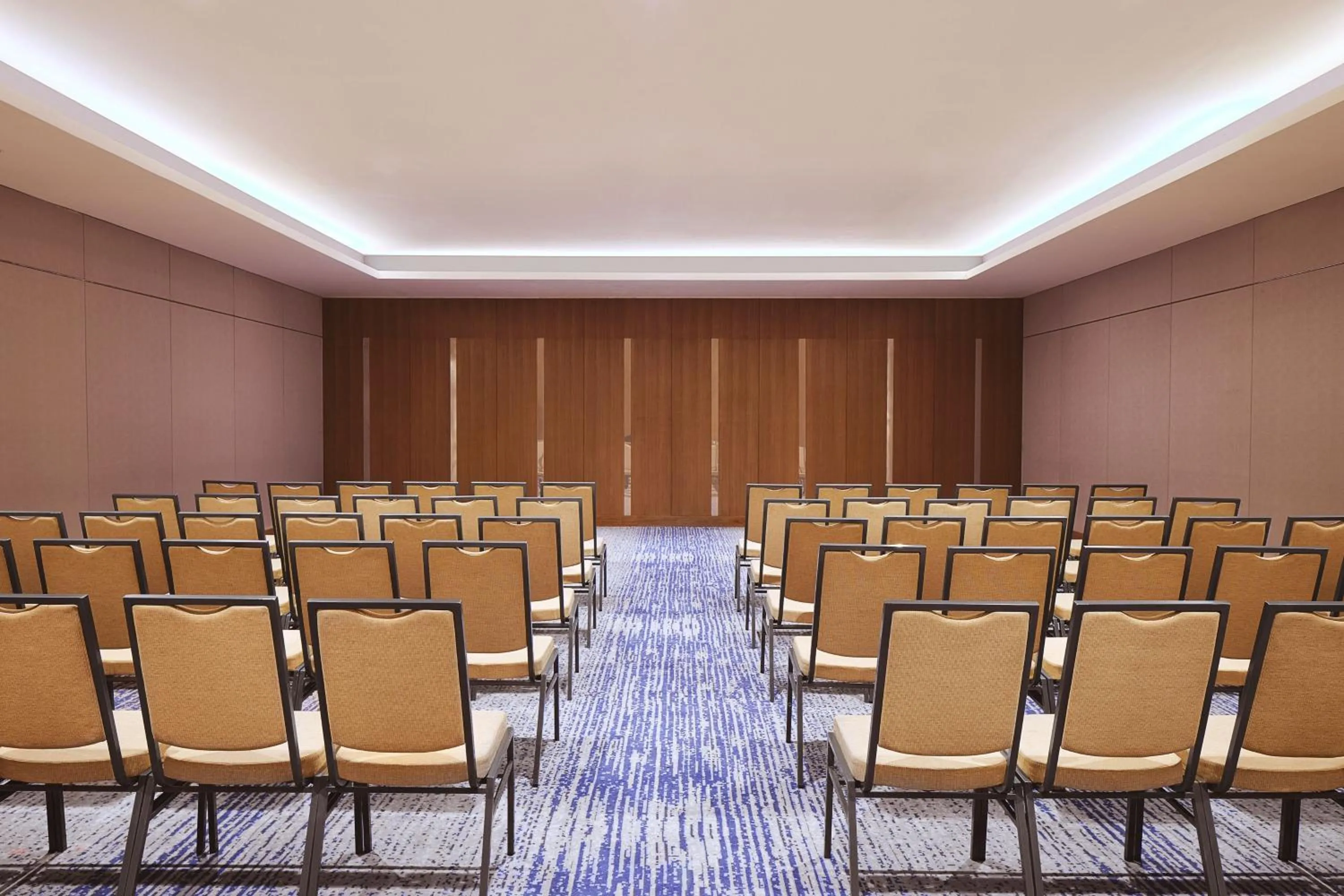 Meeting/conference room in Four Points by Sheraton Surabaya, Tunjungan Plaza