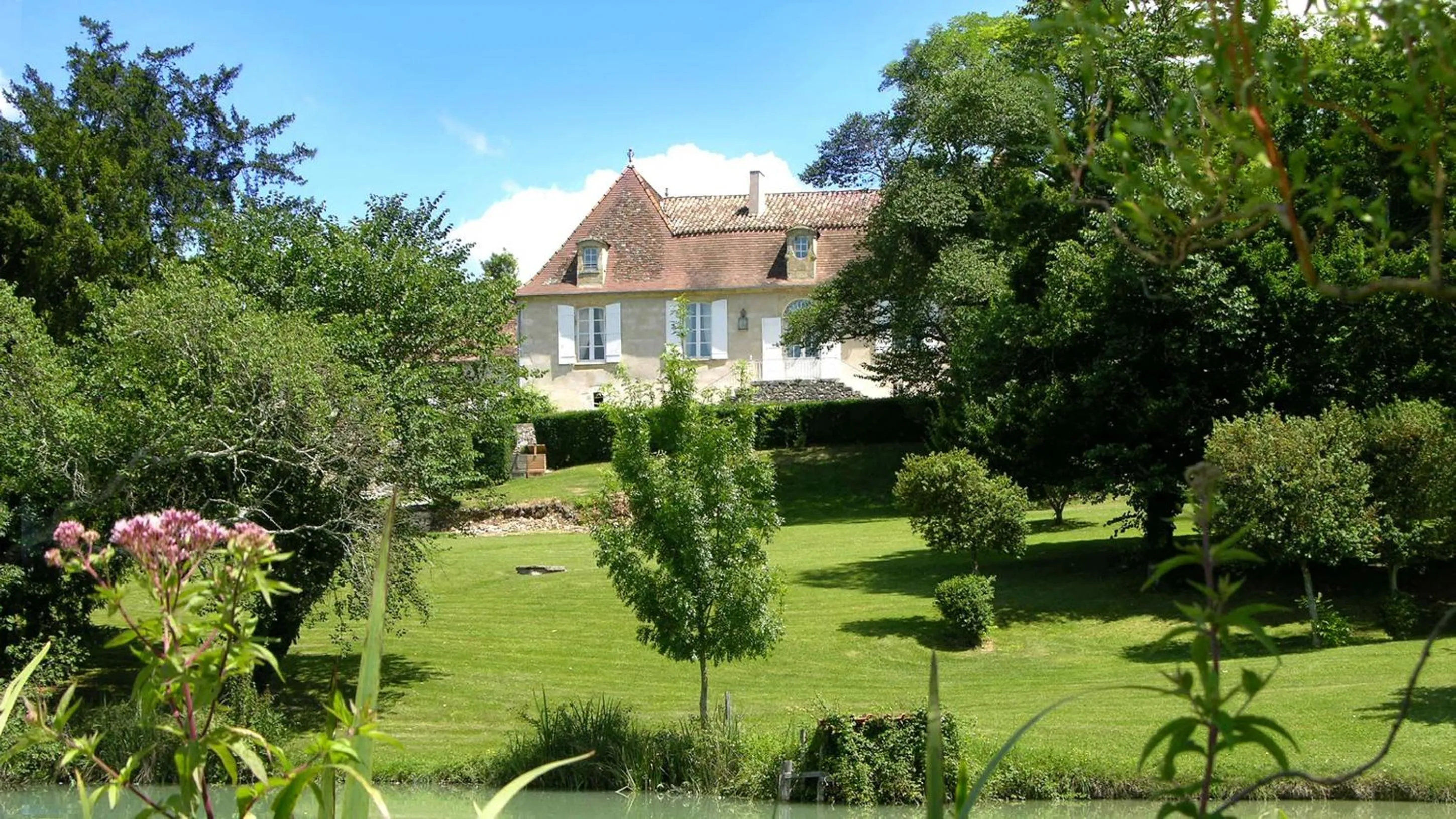 Facade/entrance in La Chartreuse du Bignac - Teritoria