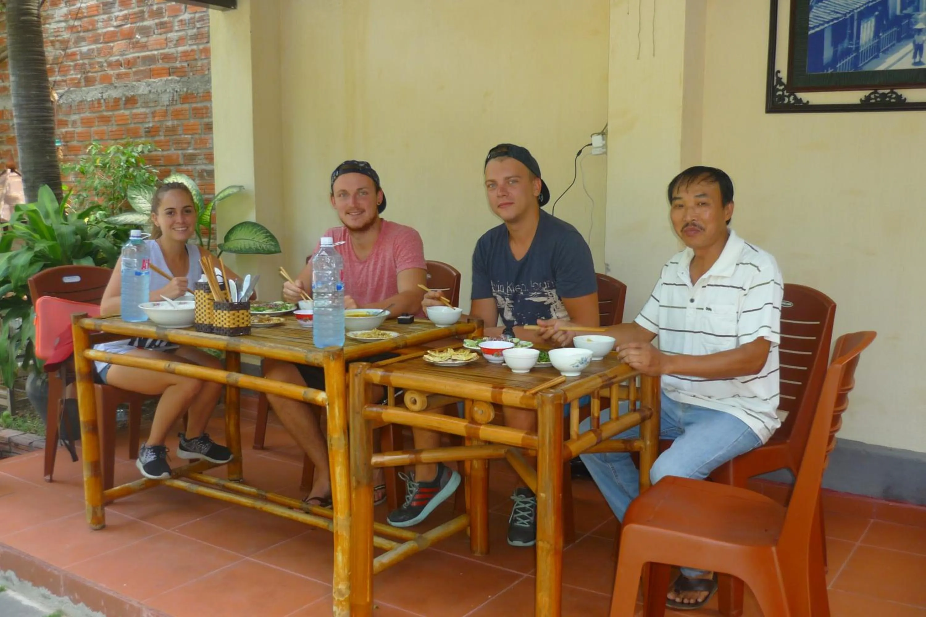 Restaurant/places to eat in Thinh Phuc Homestay