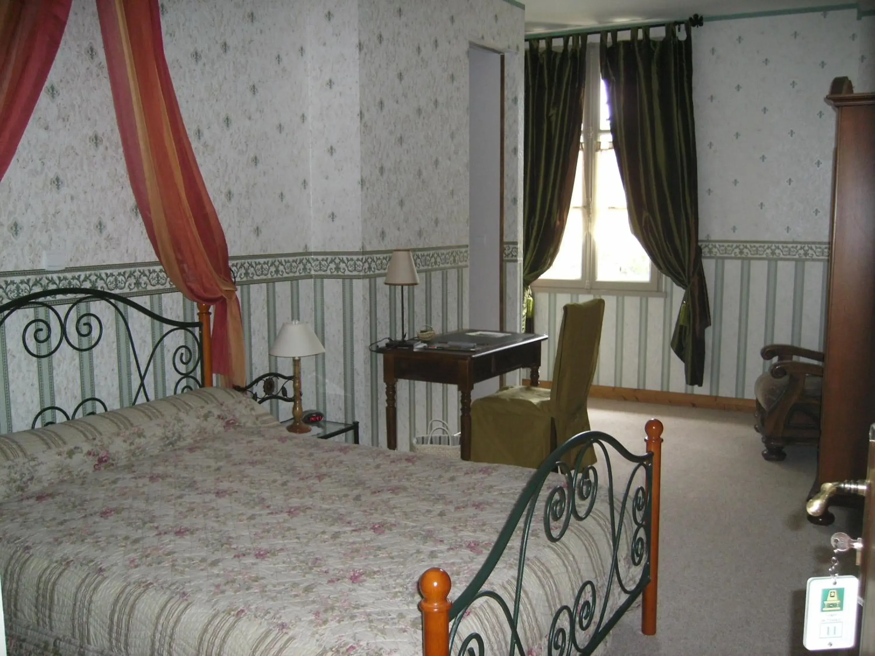 Bed in Relais Saint Louis, Logis Bed in Relais Saint Louis, Logis
