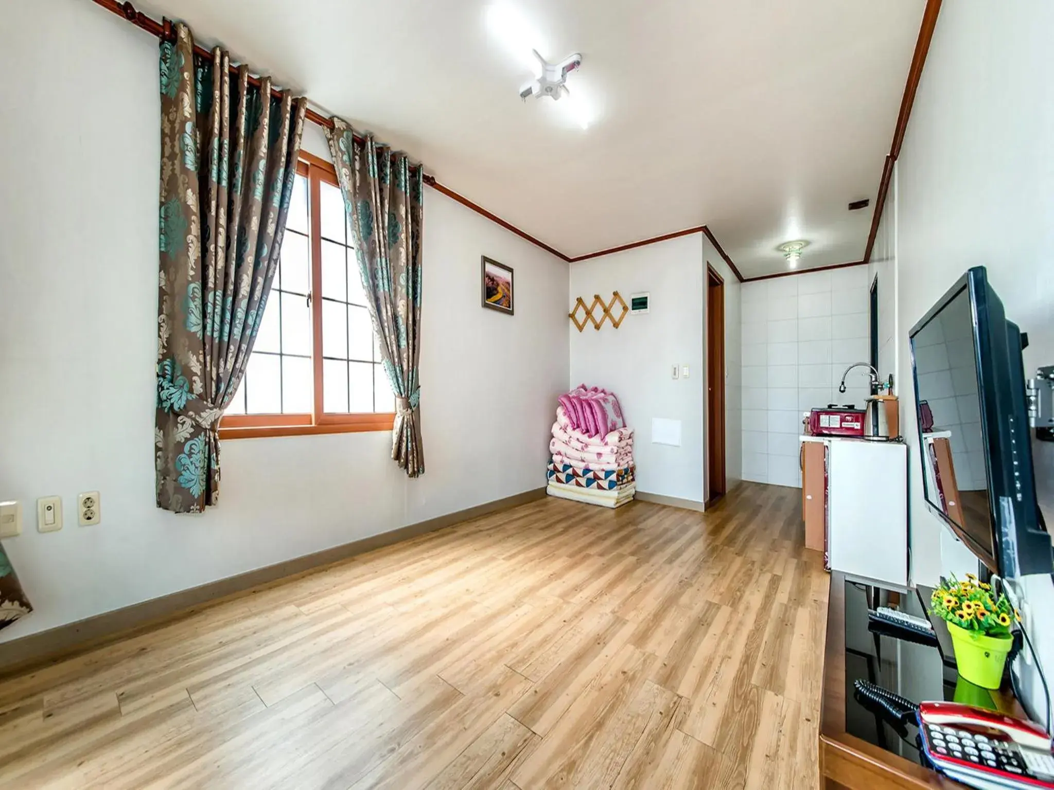 Decorative detail in Sea Dragon Pension Decorative detail in Sea Dragon Pension