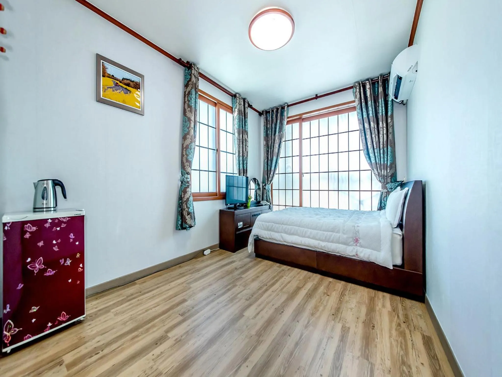 Bed in Sea Dragon Pension