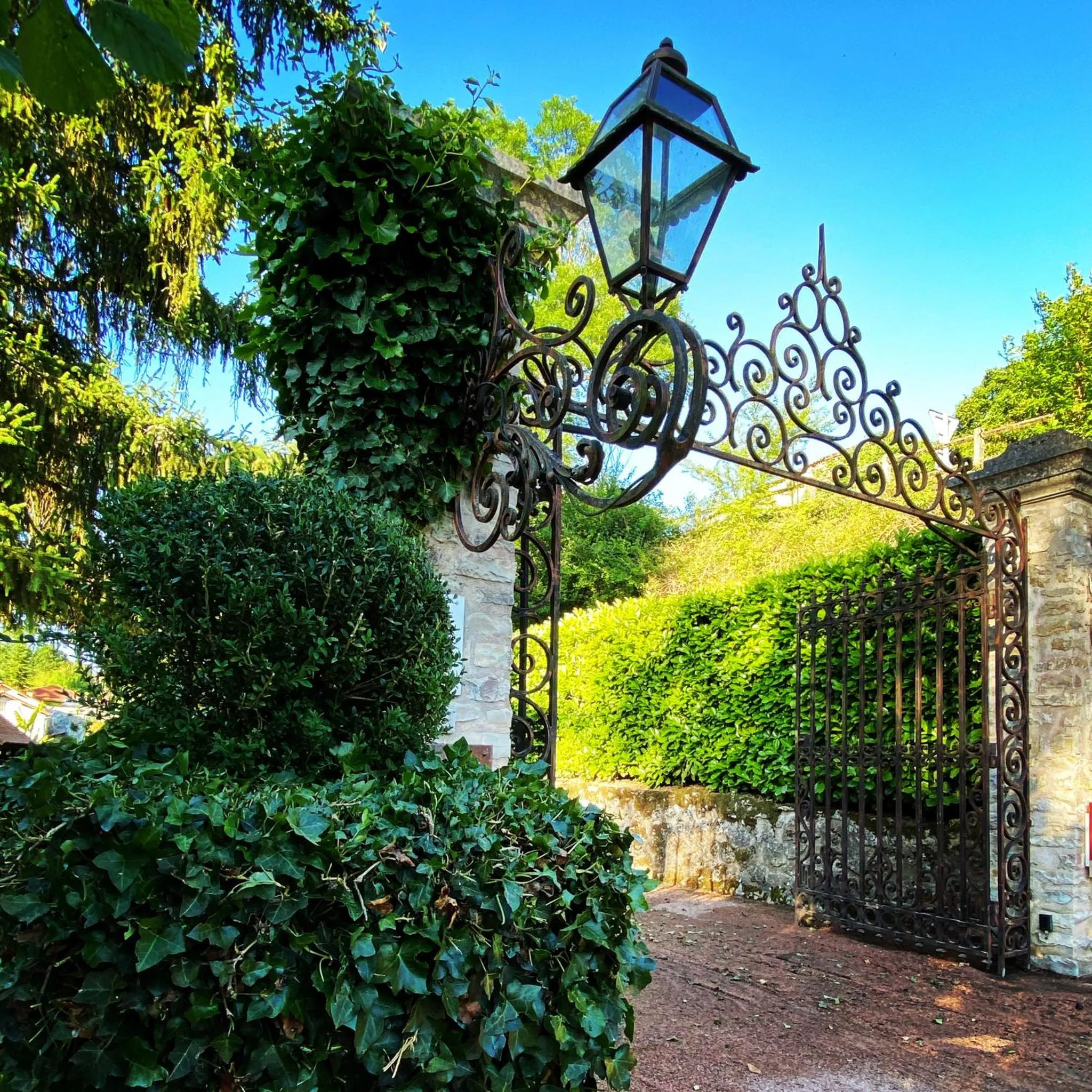 Facade/entrance in Le Moulin du Roc