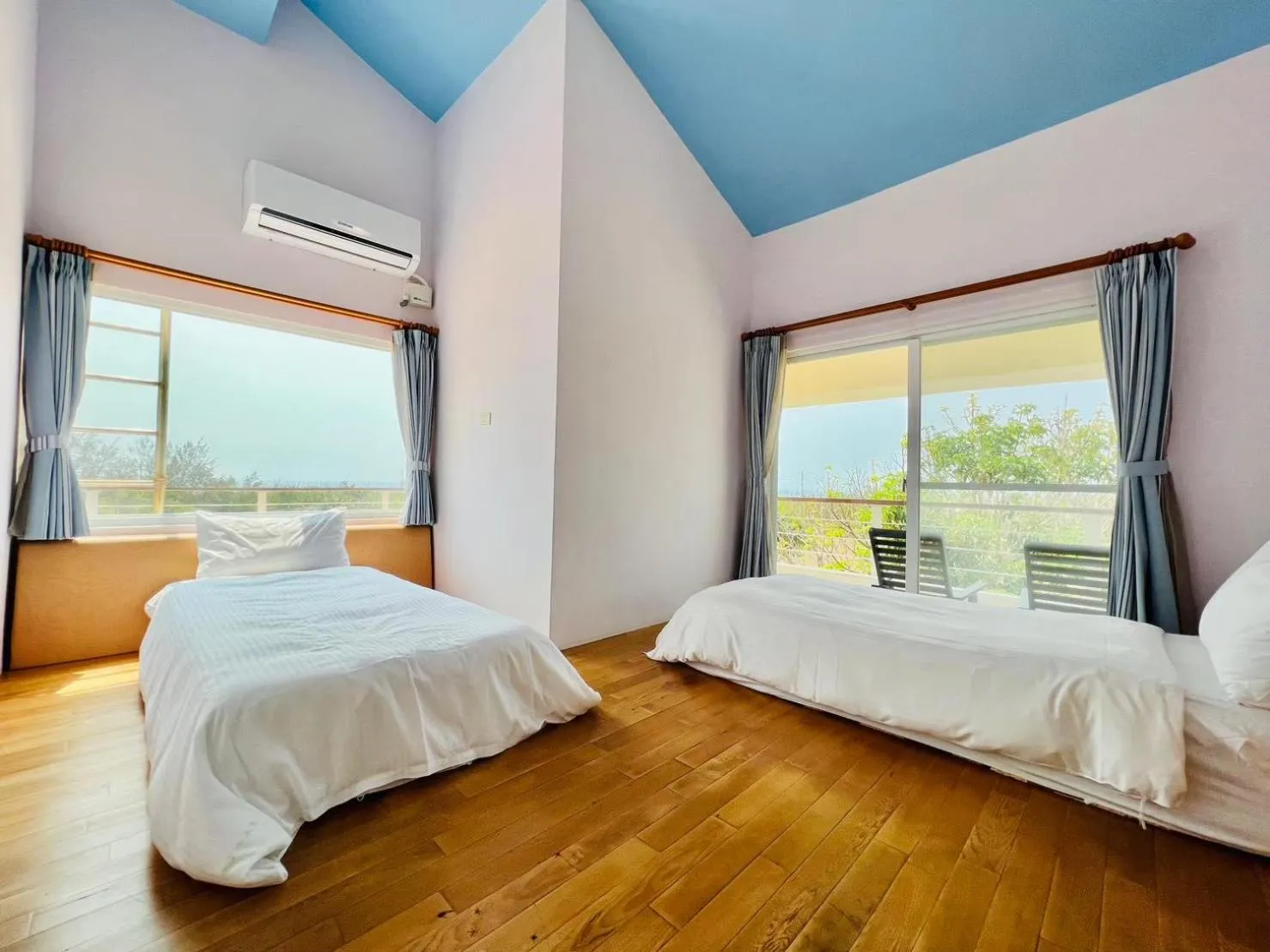 Photo of the whole room, Bed in Kenting COMIC B&B&SPRING