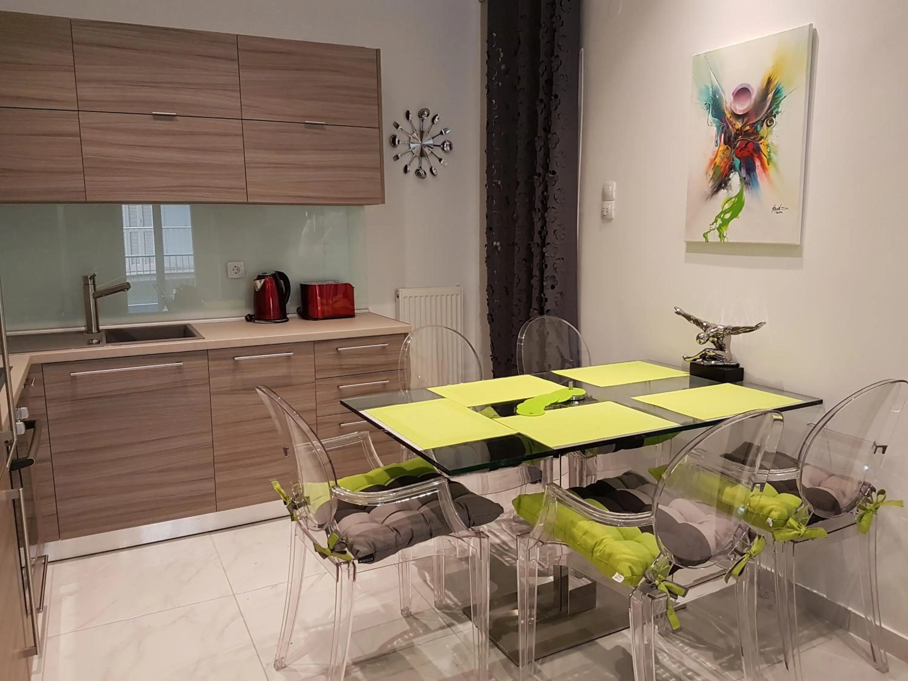Laura White Tower Apartment