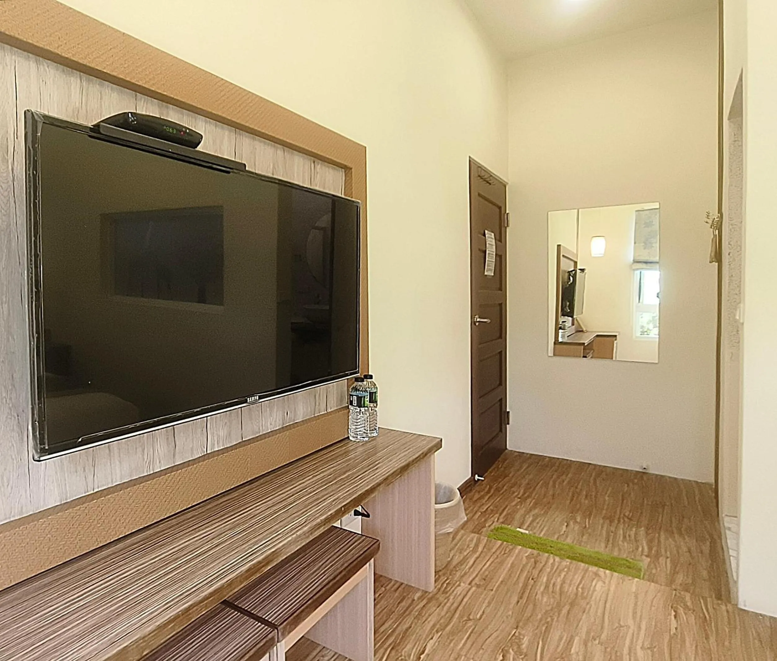 TV and multimedia in Stone Home Bed and Breakfast