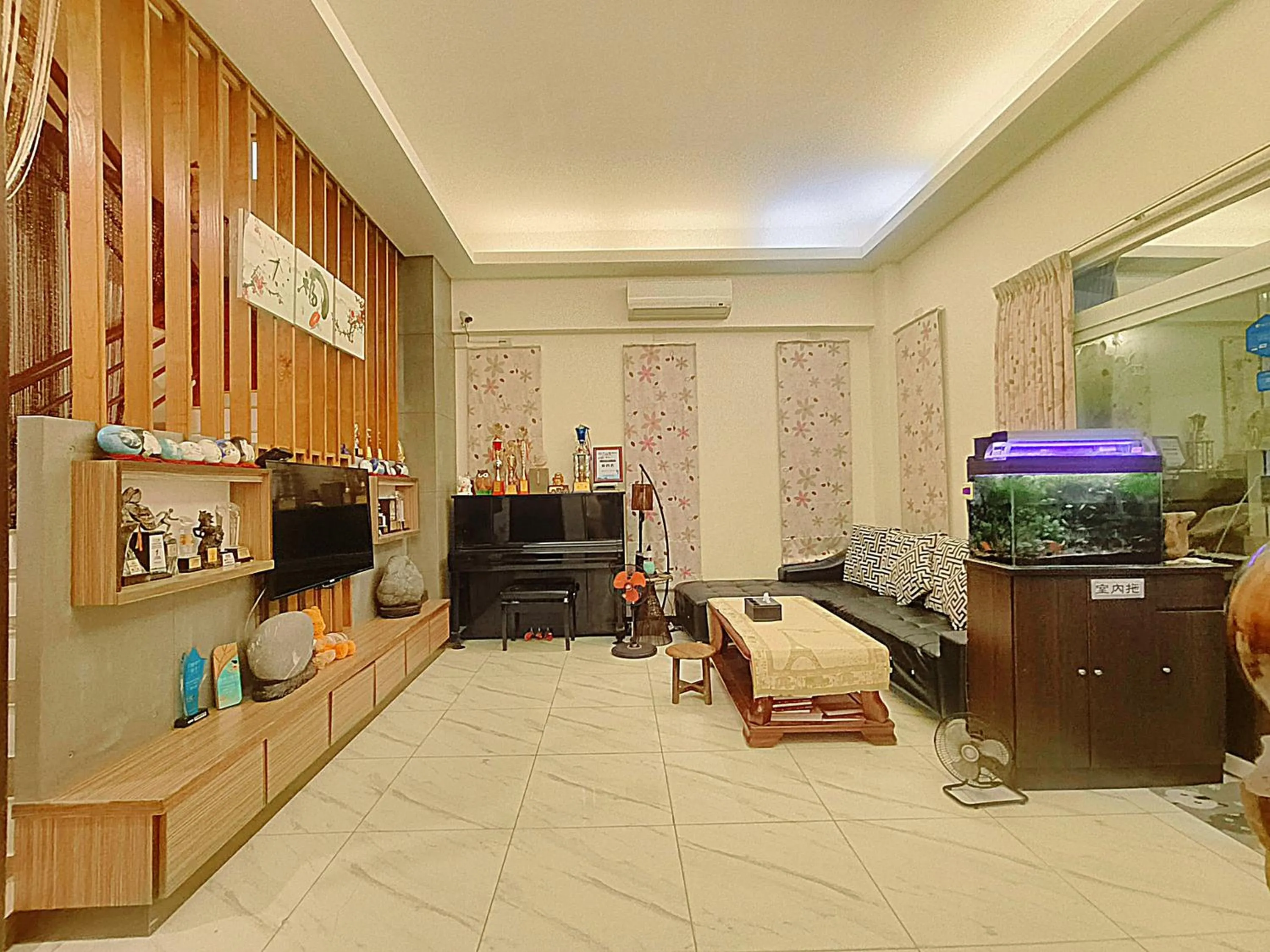 TV and multimedia in Stone Home Bed and Breakfast