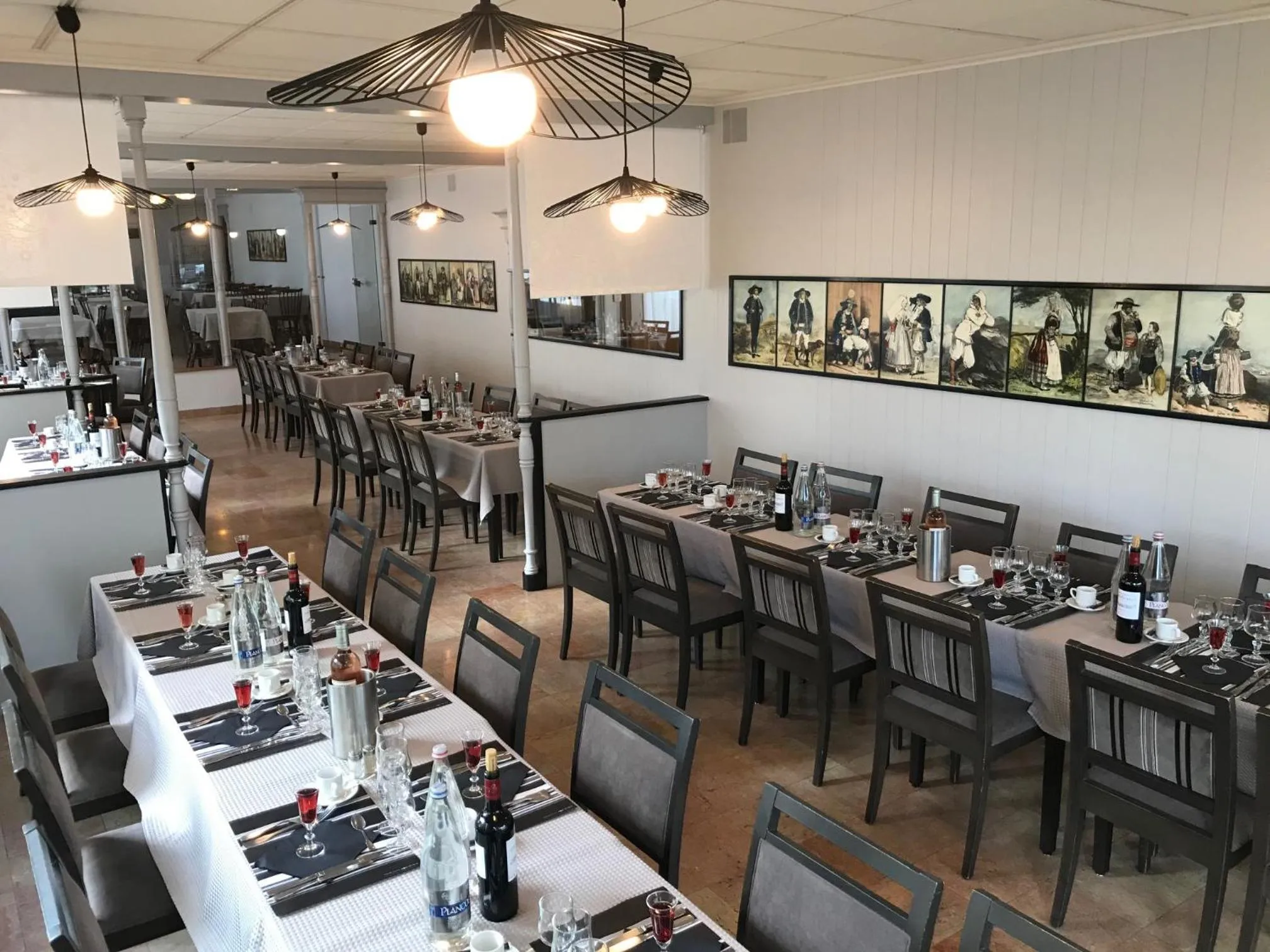 Restaurant/places to eat in Le Relais De La Place